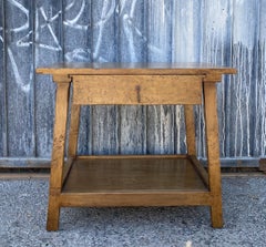 Tavolini o comodini su misura in noce di Dos Gallos Studio