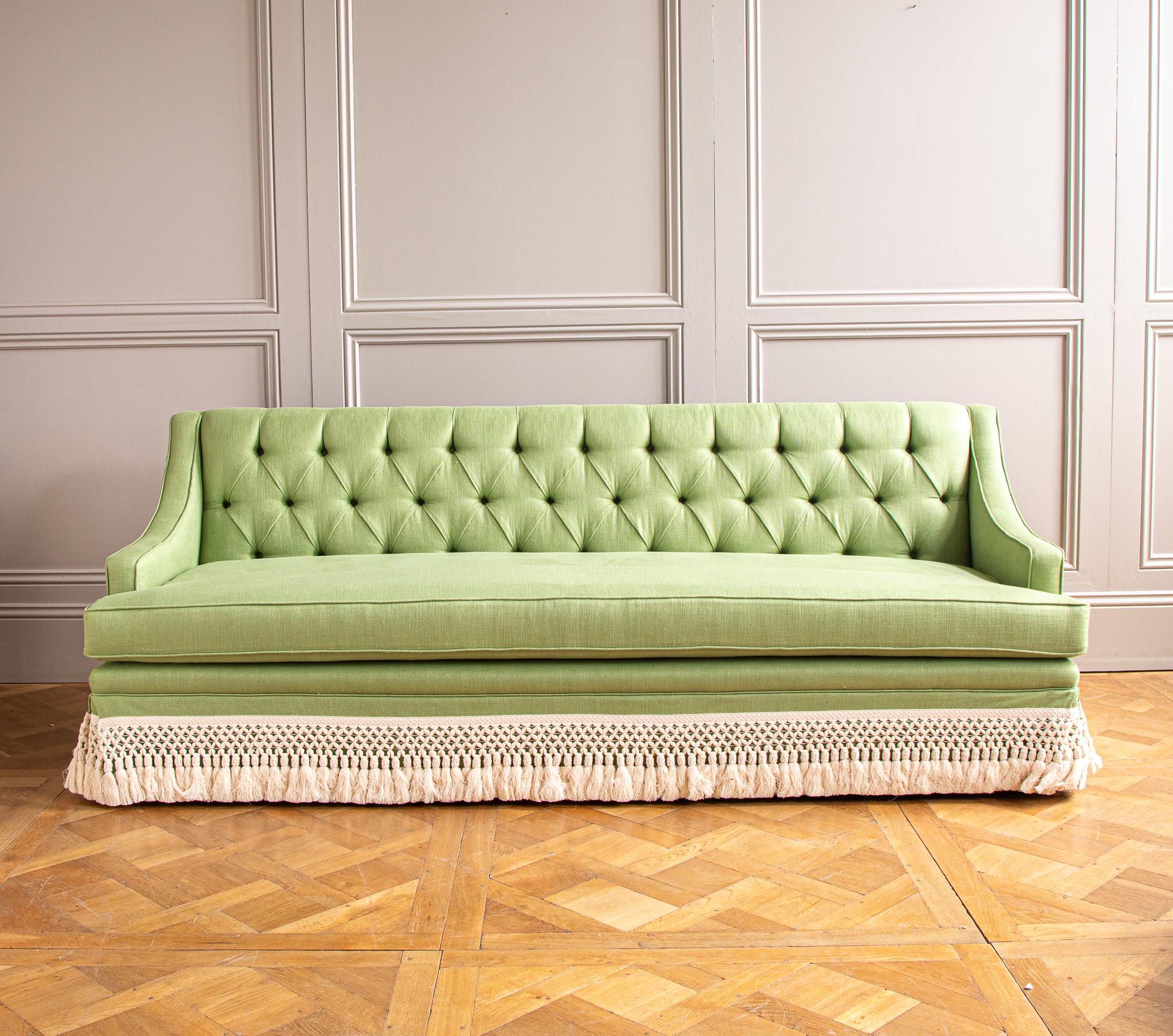 Divano su misura e imbottito Hand Made di La Maison London in vendita 4