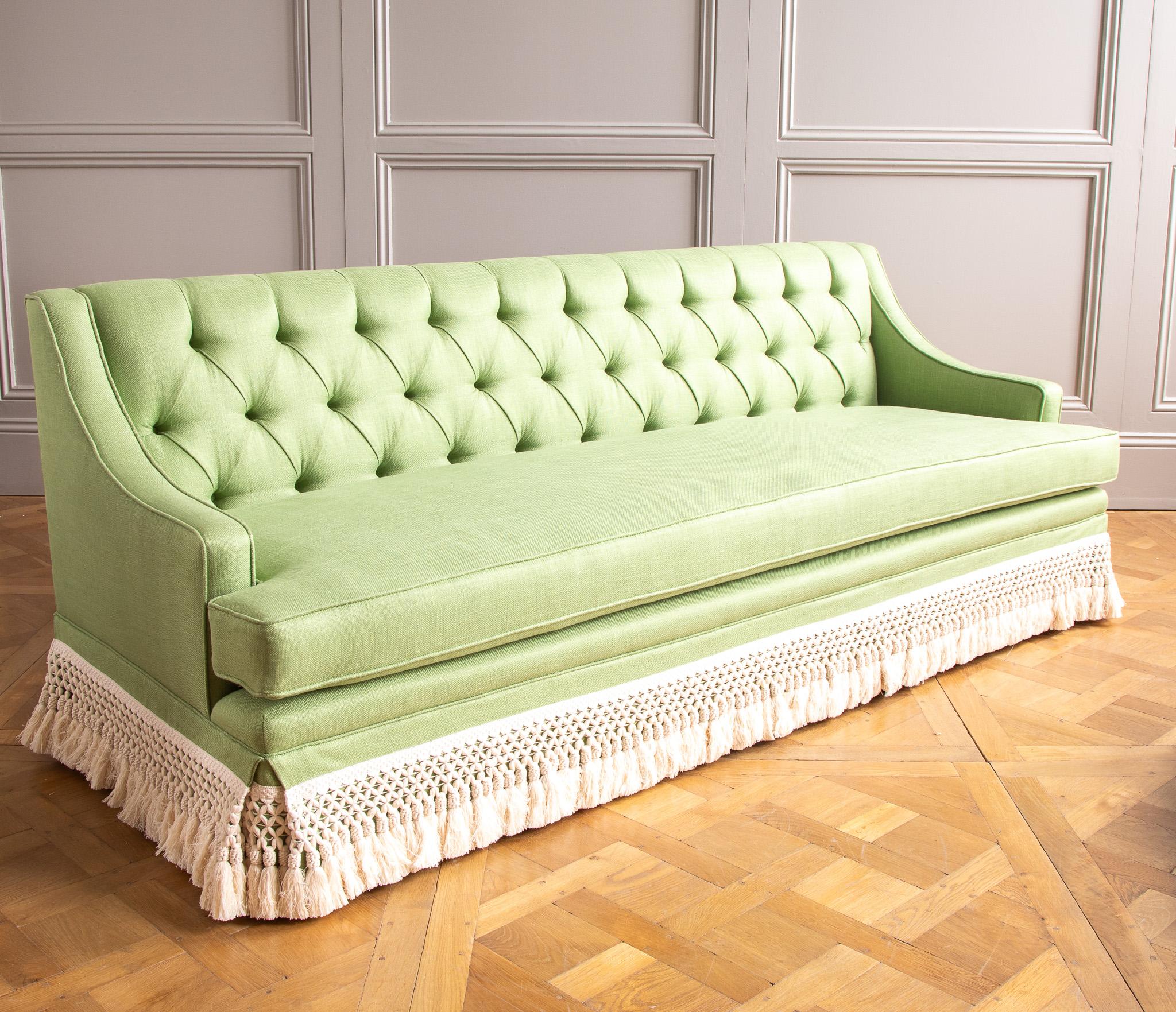 Divano su misura e imbottito Hand Made di La Maison London in vendita 5