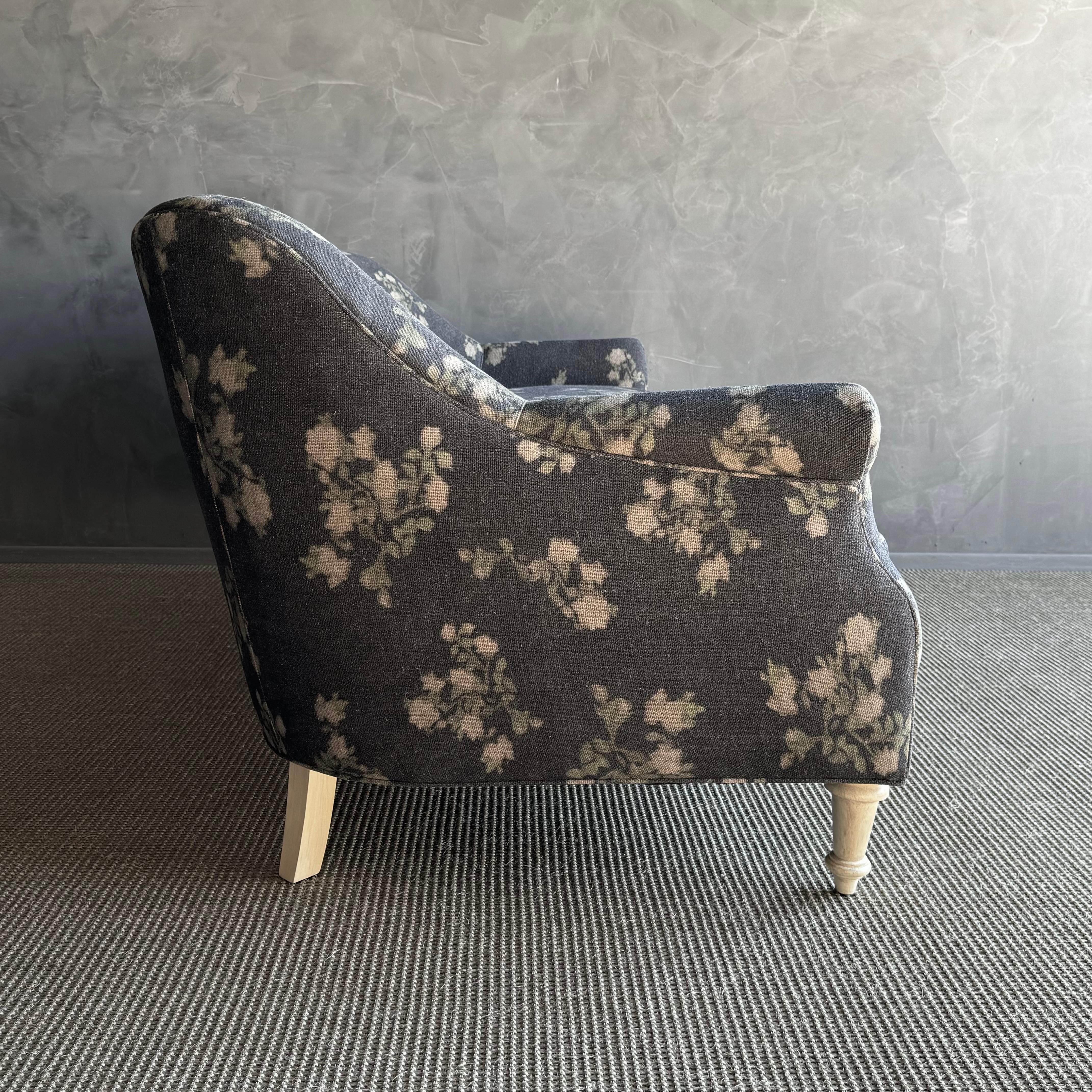 Sofá a medida en lino Wabi Sabi Rosas Lino Francés Créme en venta 8