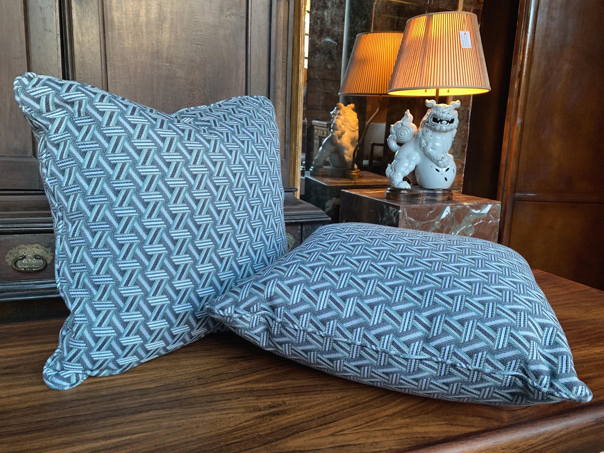Americano Cuscini quadrati personalizzati in tessuto Jacquard Lelièvre - Una coppia in vendita