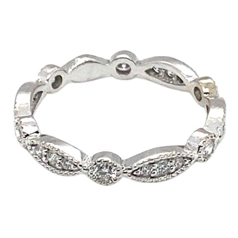 Bracelet empilable personnalisé en or blanc avec diamants