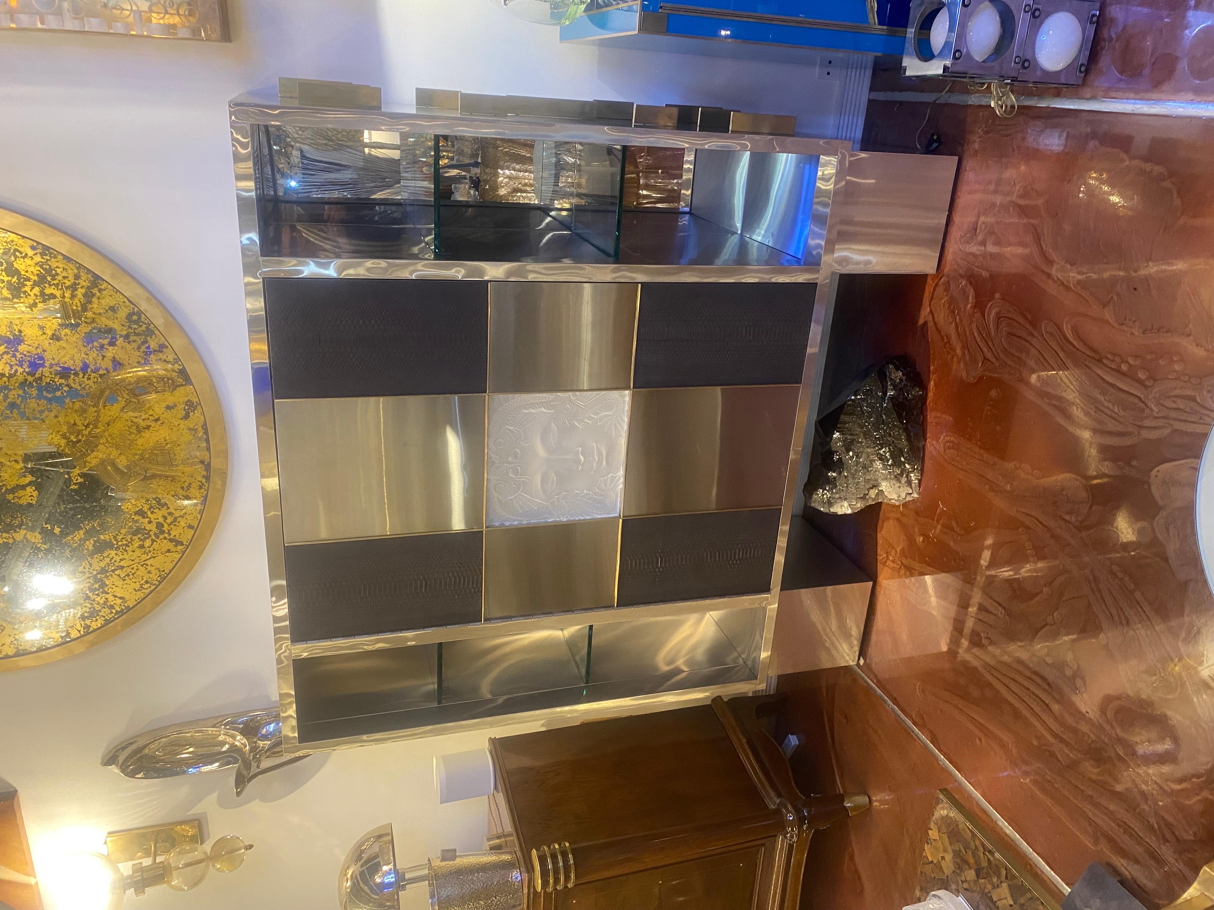 Barra o Armario Seco de Acero Inoxidable, Python y Vidrio Art Decó a Medida Moderno en venta