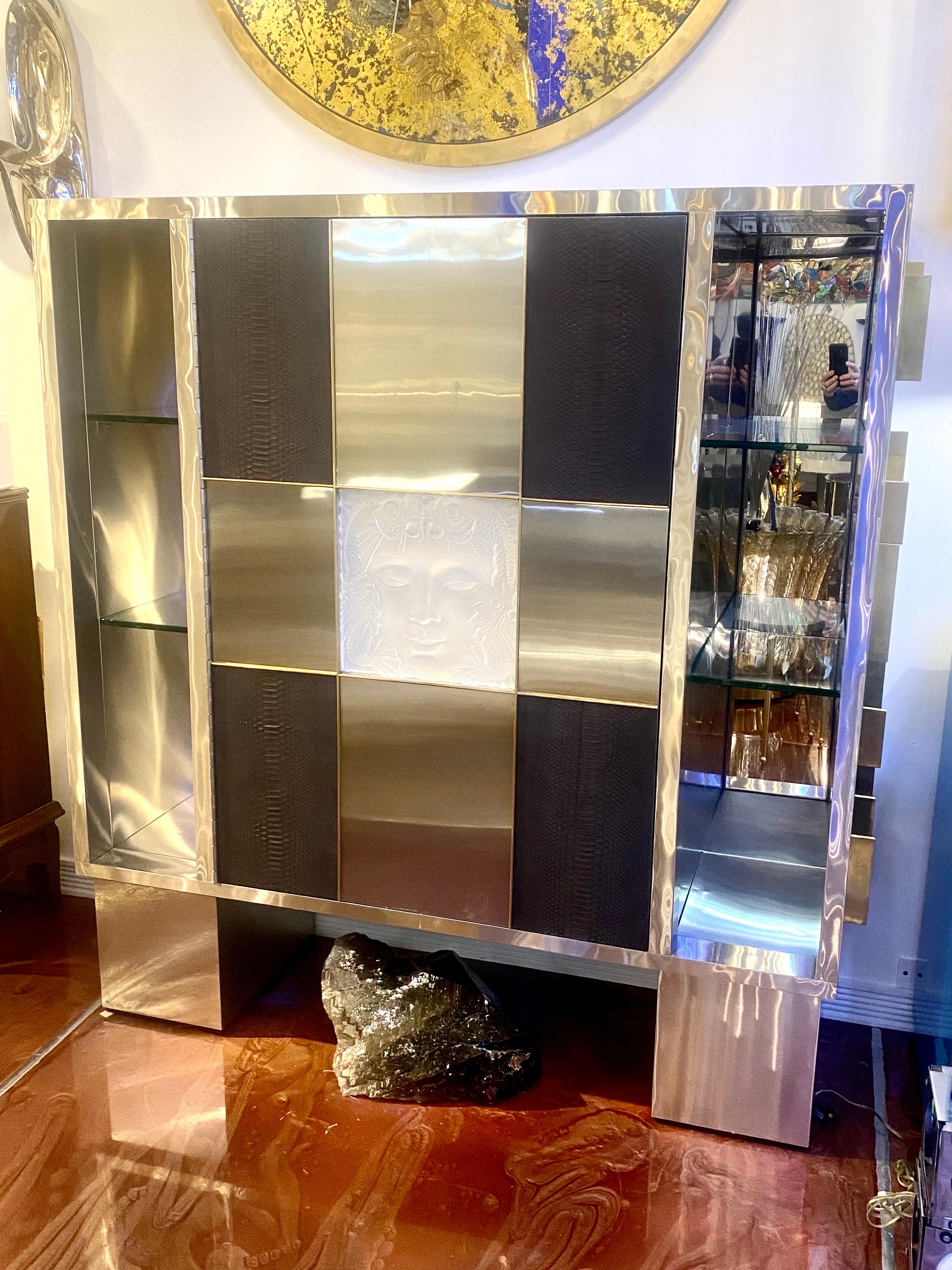 Barra o Armario Seco de Acero Inoxidable, Python y Vidrio Art Decó a Medida Francés en venta