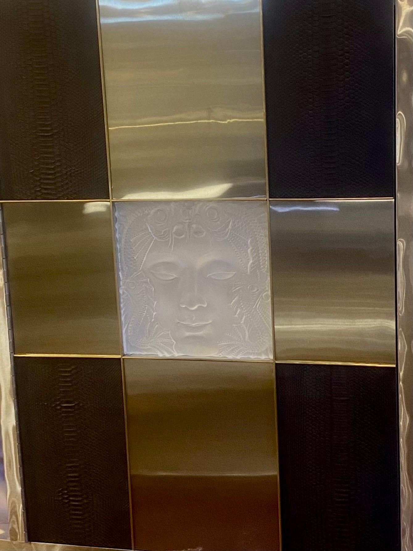 Barra o Armario Seco de Acero Inoxidable, Python y Vidrio Art Decó a Medida Latón en venta