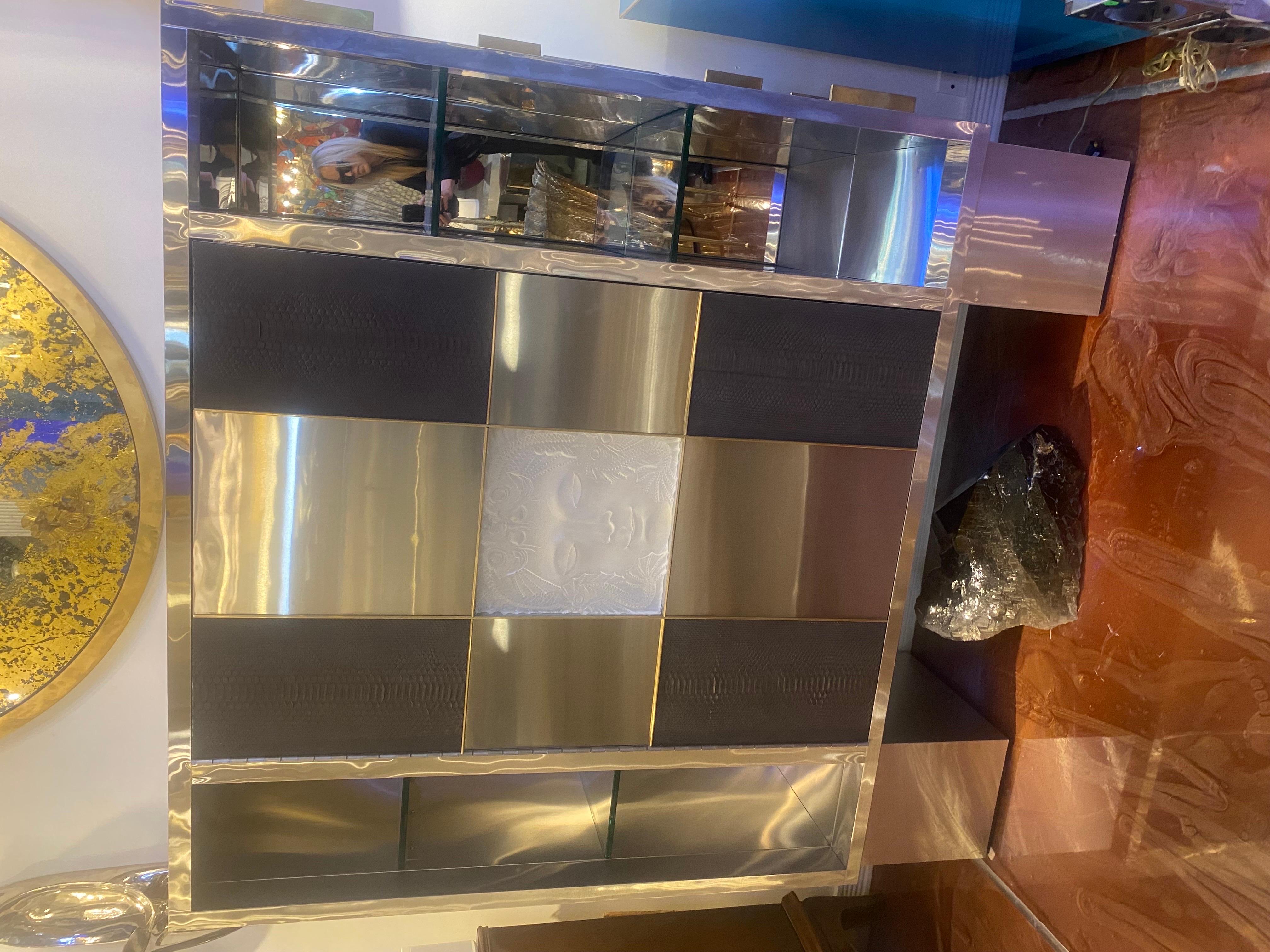 Barra o Armario Seco de Acero Inoxidable, Python y Vidrio Art Decó a Medida en venta 2
