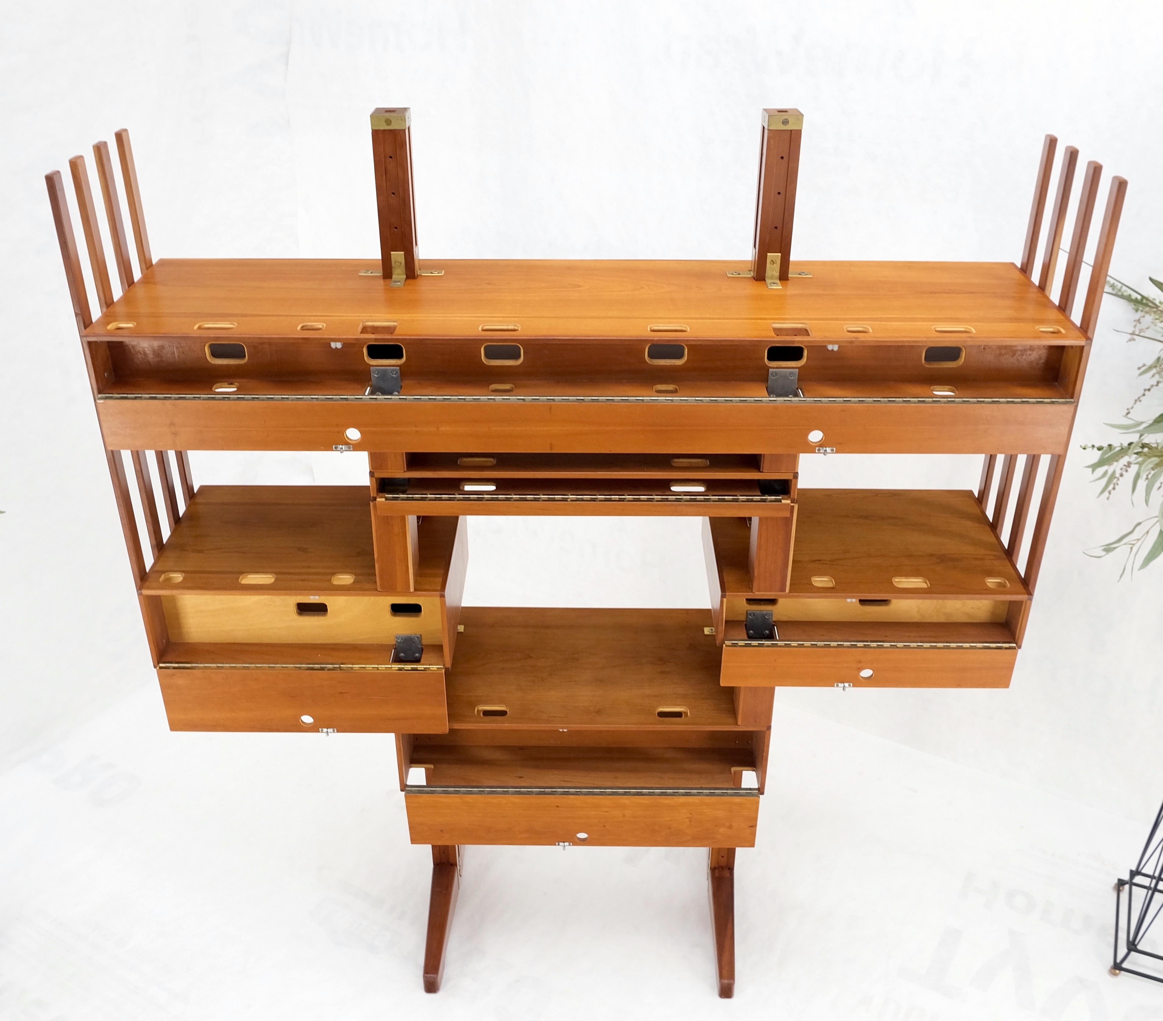 Custom Stereo Equipment Etagere Shelf W/ Sophisticated Concealed Chaise Way Mint For Sale 8