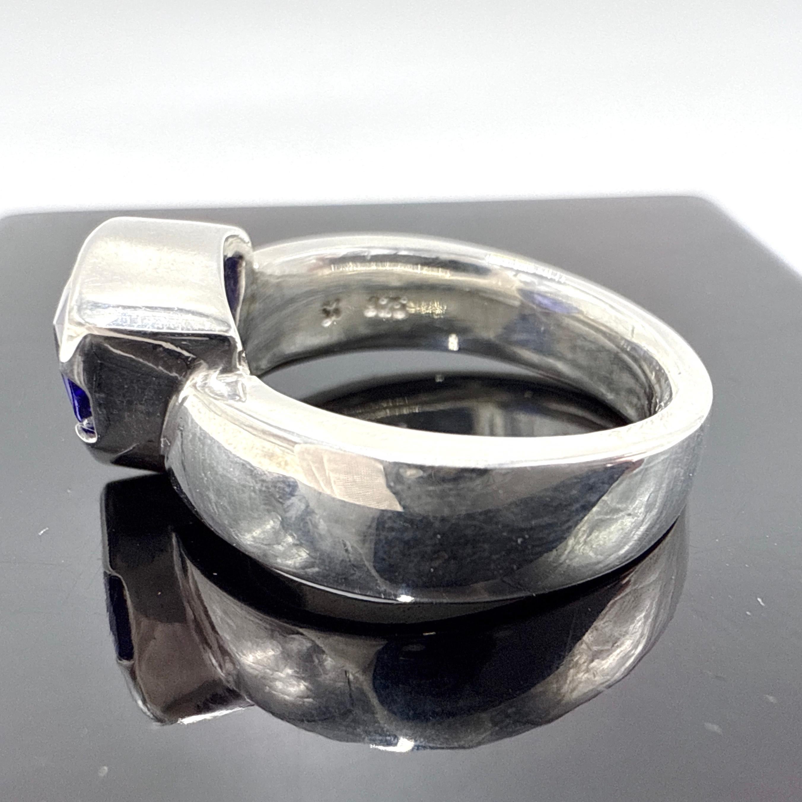 Bague en argent sterling personnalisée en Tanzanite - 2,71 carats coupe triangulaire Neuf - En vente à Victoria, BC