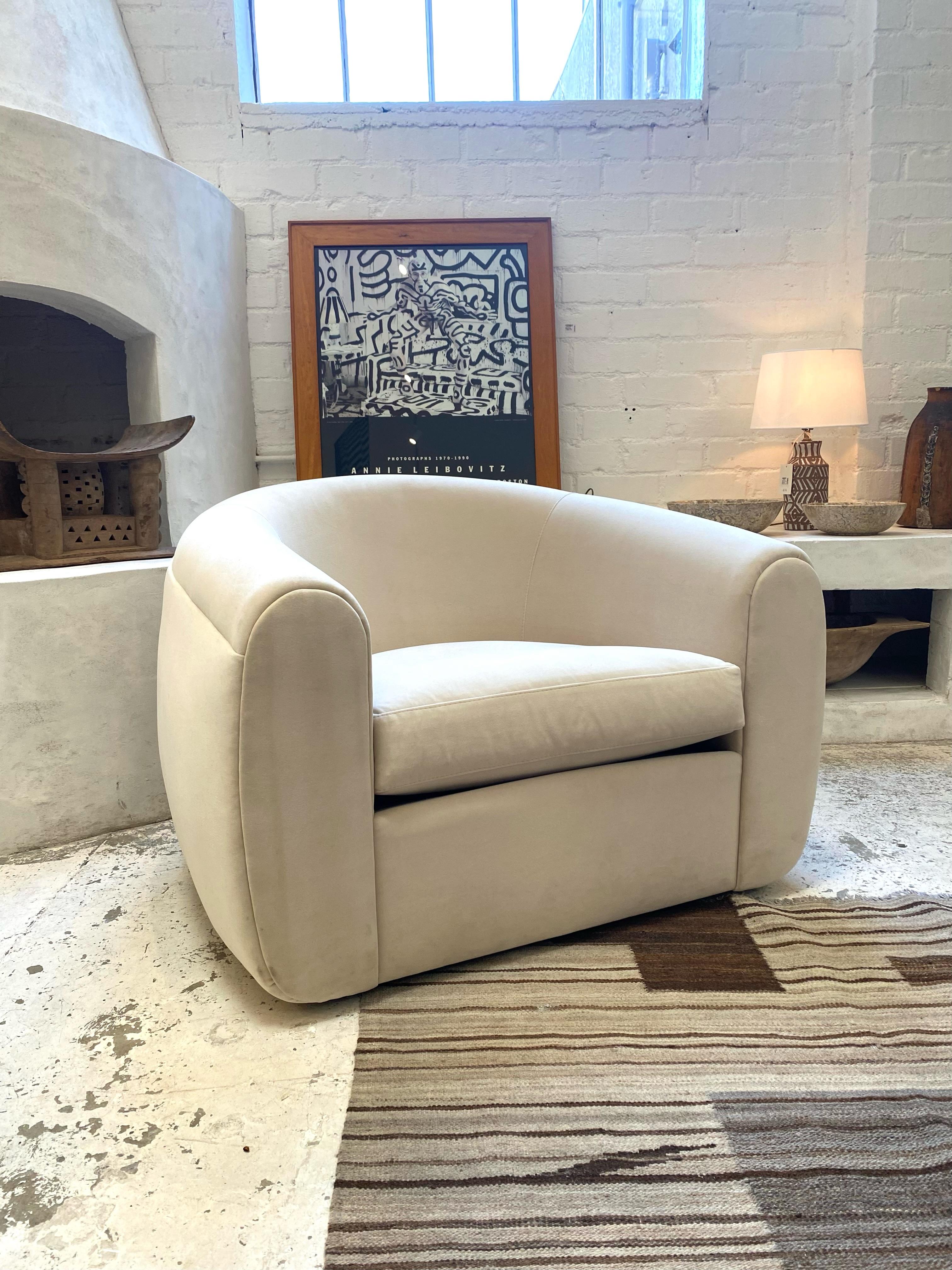 Custom Upholstered Velvet Swivel Chairs For Sale 2