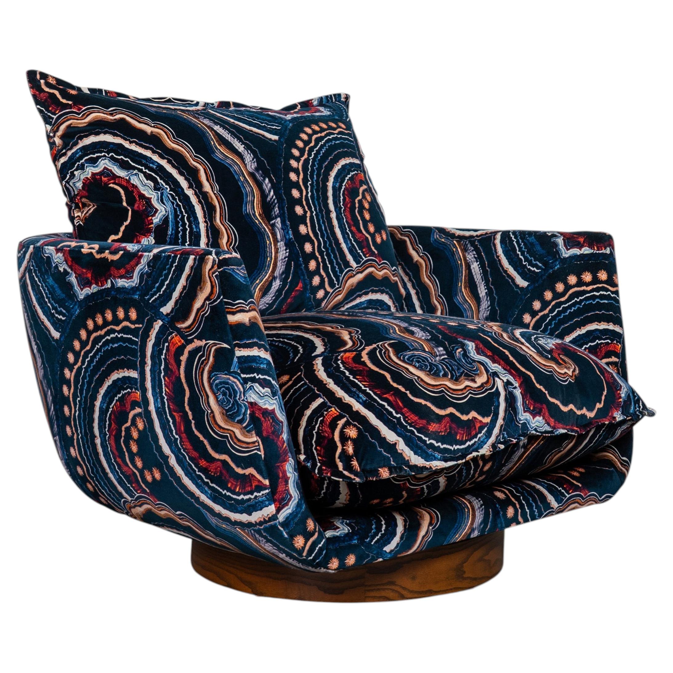 Modern Upholstered Swivel Lounge Chair in Patterned Fabric