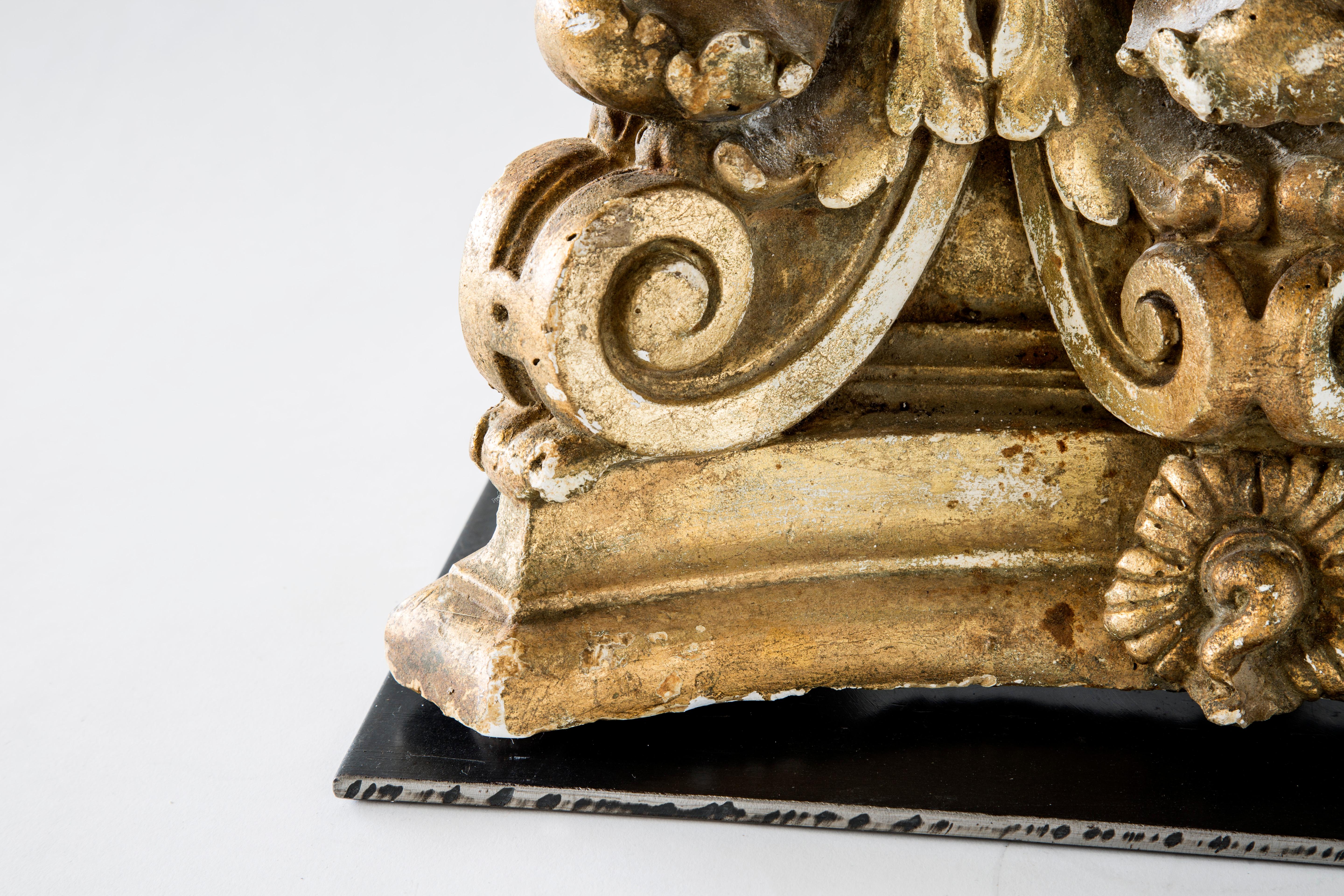 Custom Table Lamp with Gilded Capitol Fragments In Good Condition For Sale In Houston, TX