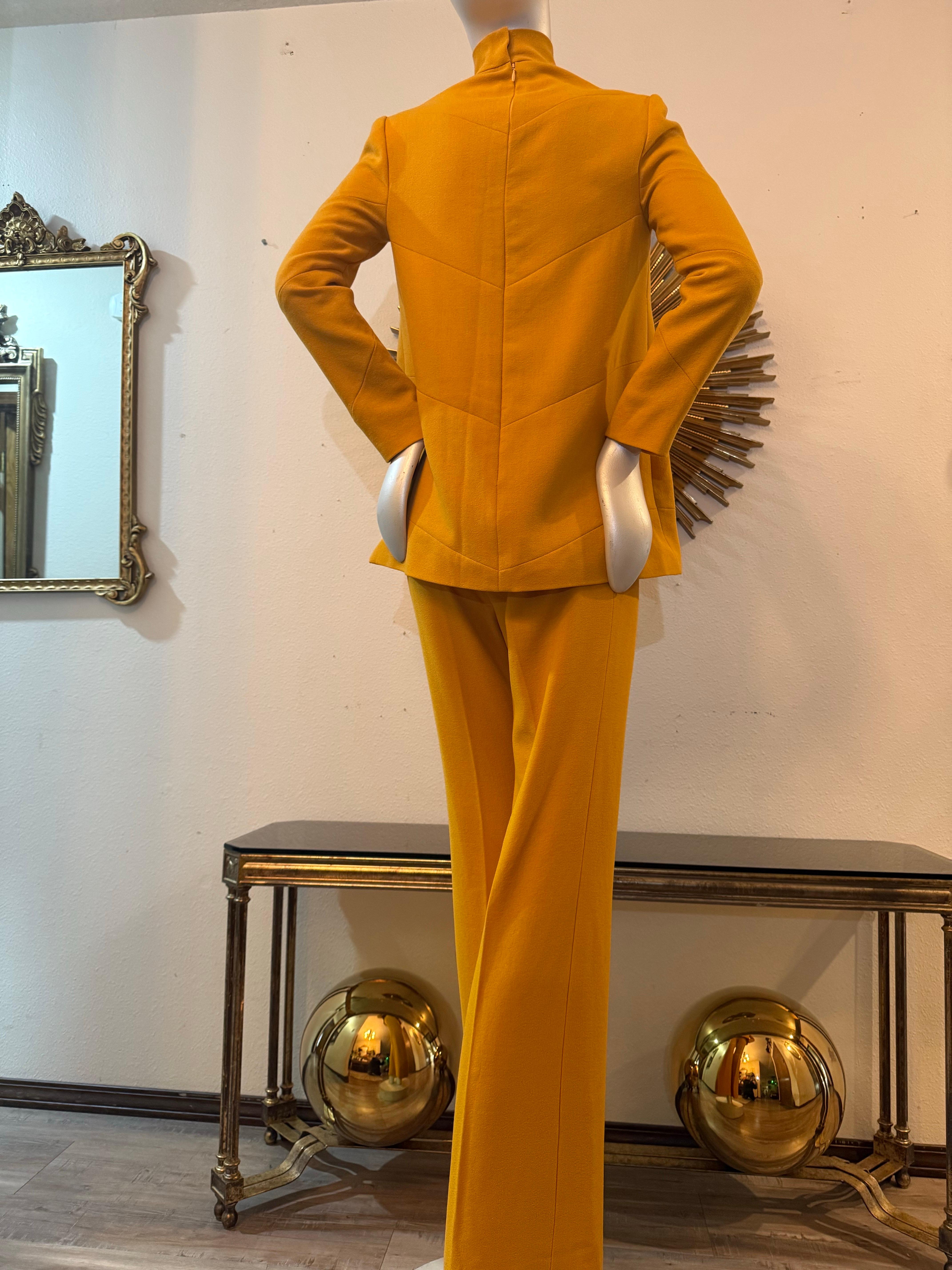 Custom-Tailored Marigold Lightweight Spring/Summer Wool Crepe Pant Suit In Excellent Condition For Sale In Gresham, OR