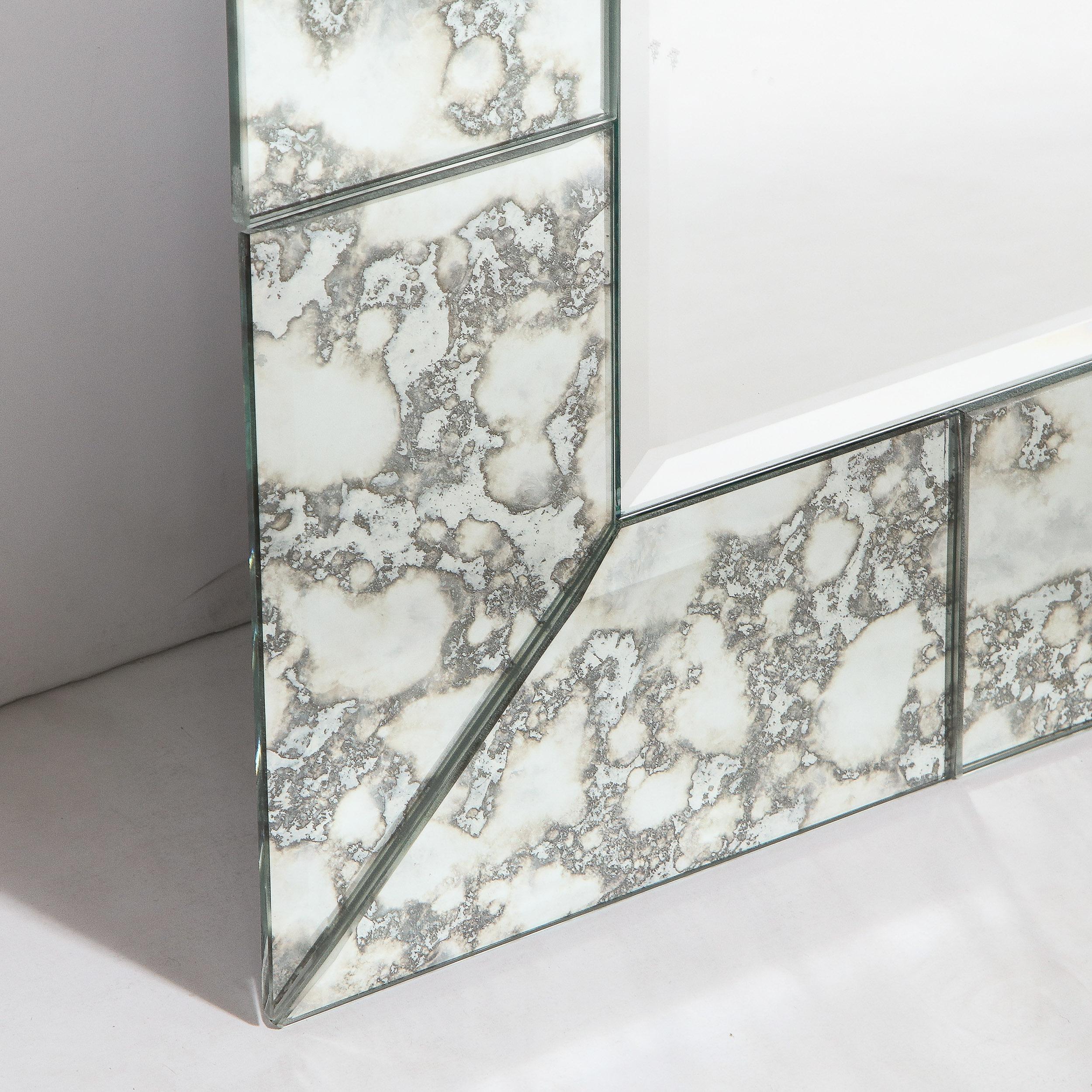 Moderne Miroir rectangulaire tessellé sur mesure avec bords de miroirs anciens biseautés et fumés en vente