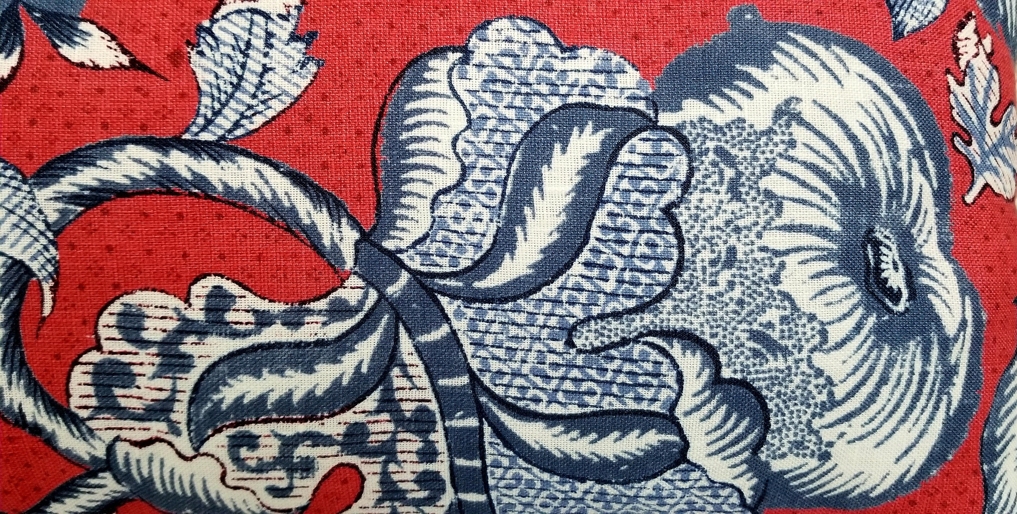 Cojín Thibaut Westmont de lino floral rojo, blanco y azul personalizado Estadounidense en venta