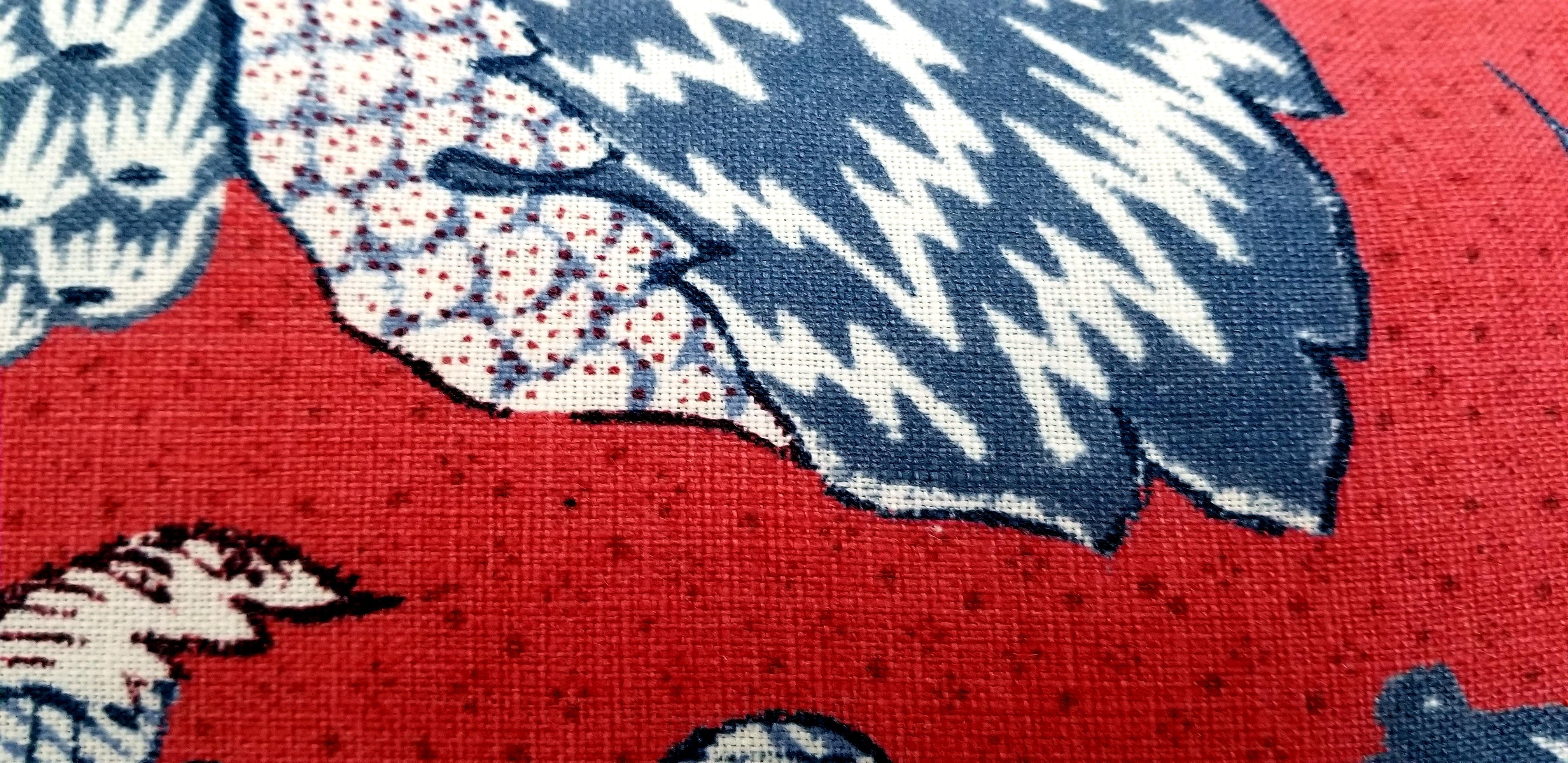 Cojín Thibaut Westmont de lino floral rojo, blanco y azul personalizado Lino en venta