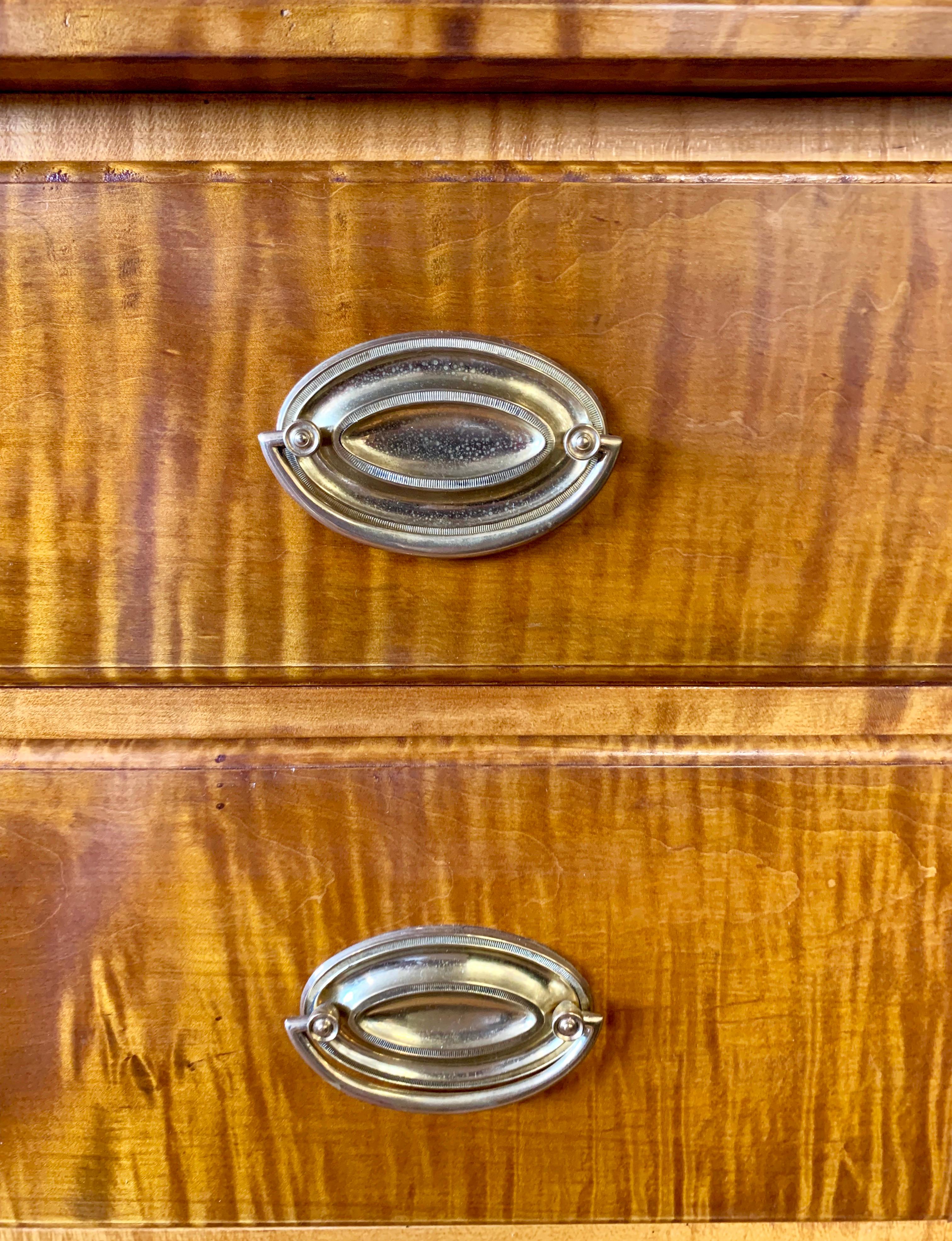 Custom Tiger Maple Chest Charles Dewey Handmade Bennington Vermont In Good Condition In West Hartford, CT