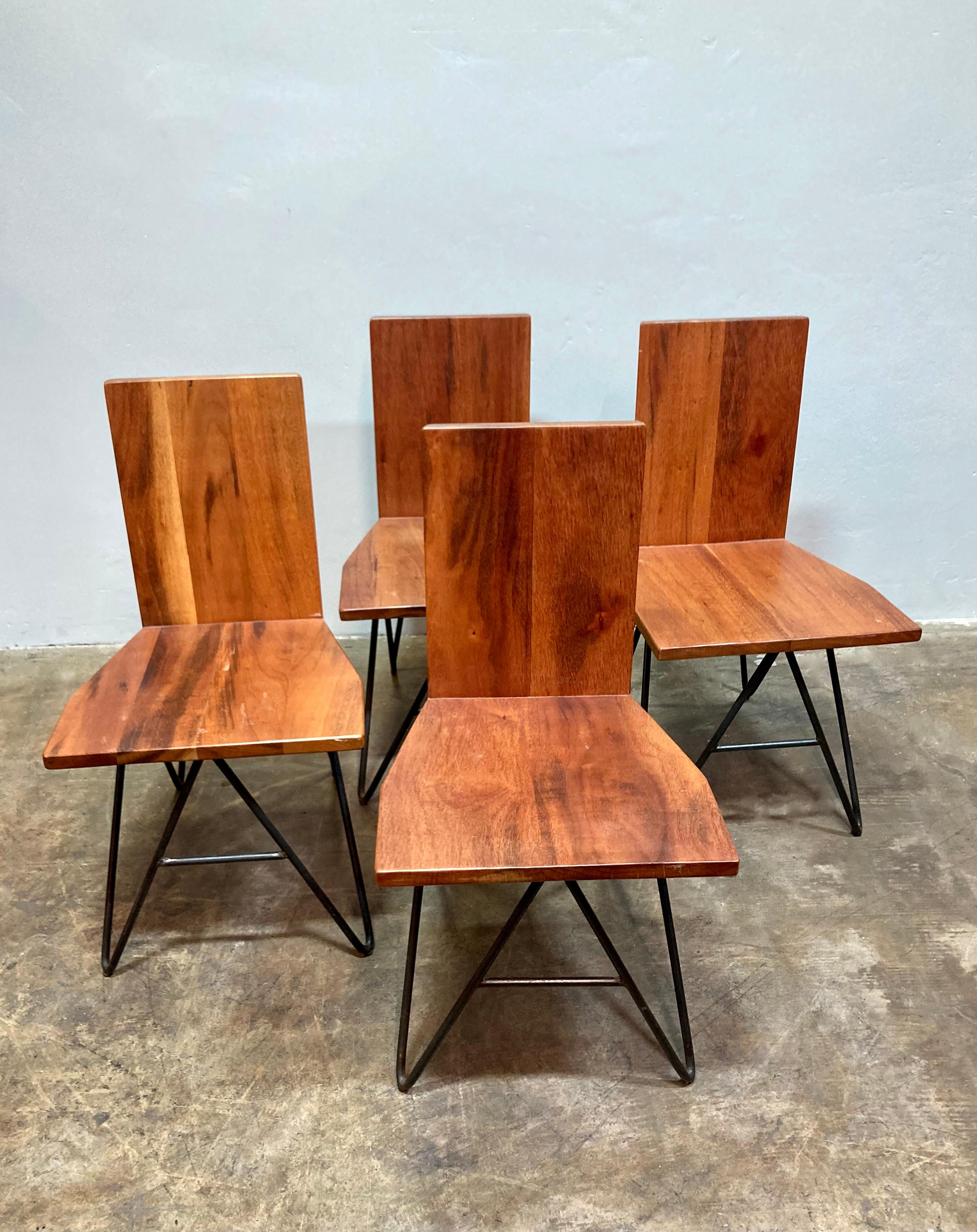 Sedie da pranzo personalizzate in legno di tigre (set di 4) in vendita 3