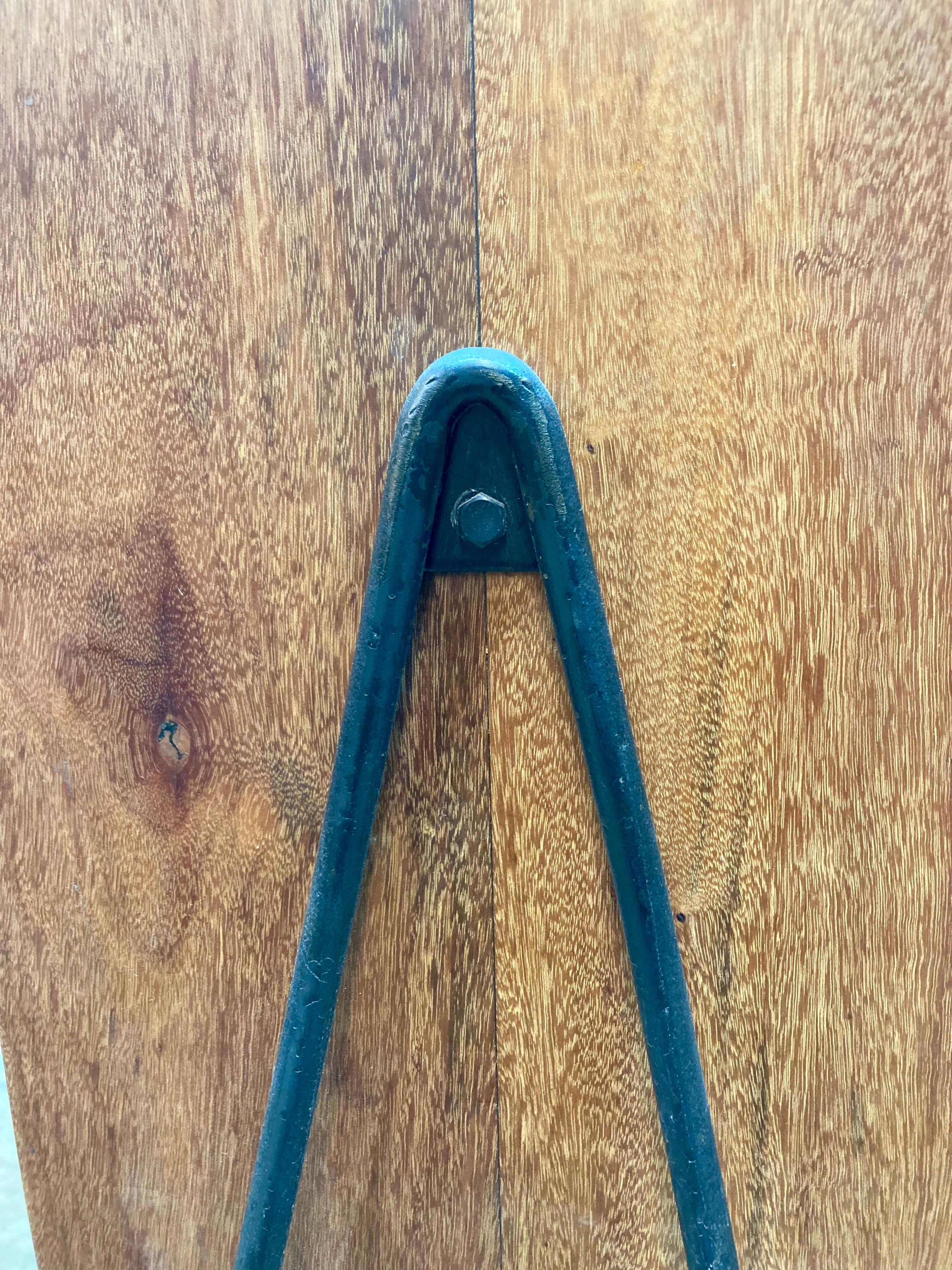 Sedie da pranzo personalizzate in legno di tigre (set di 4) in vendita 1