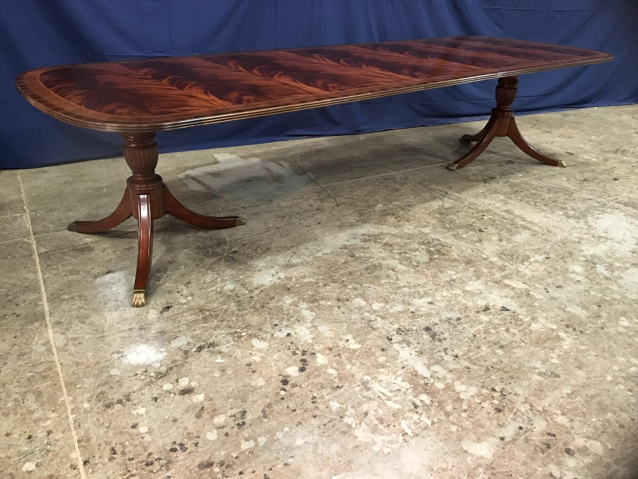 Custom Traditional Mahogany Georgian Dining Table by Leighton Hall In New Condition For Sale In Suwanee, GA