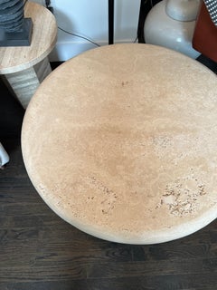 Runder Couchtisch aus Travertin von Le Lampade, Sonderanfertigung