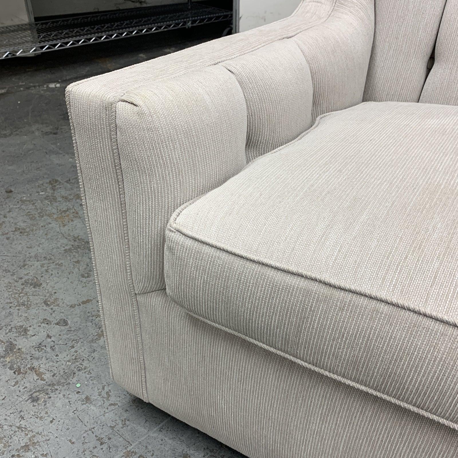 Custom Tufted Shell Slope Arm Sofa im Angebot 3