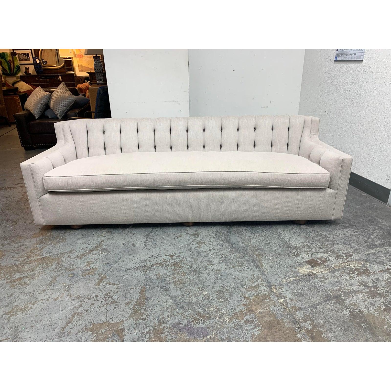 Custom Tufted Shell Slope Arm Sofa im Zustand „Gut“ im Angebot in San Francisco, CA