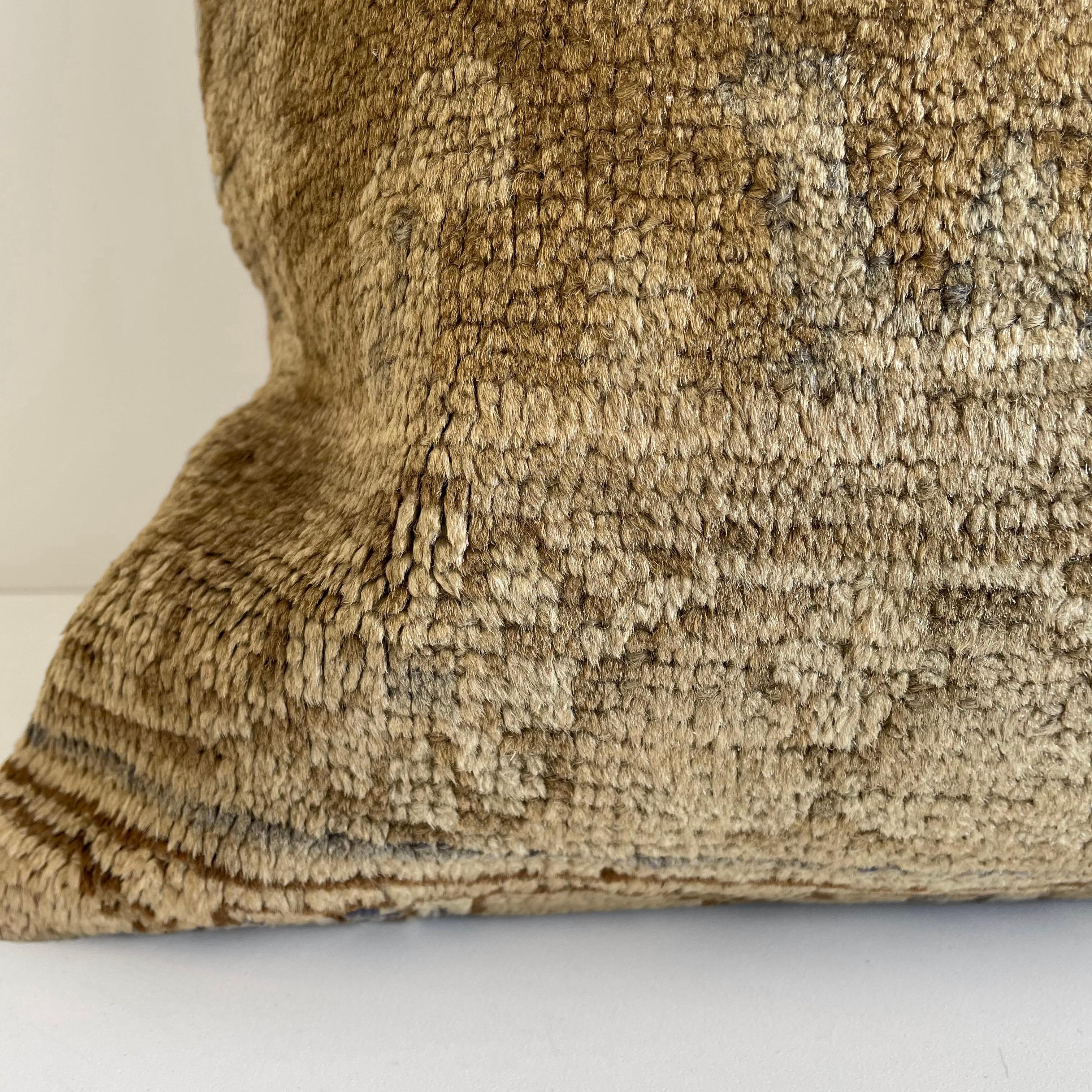 Custom Turkish Kilim Rug Wool Pillow with Insert In Good Condition In Old Town Orange, CA