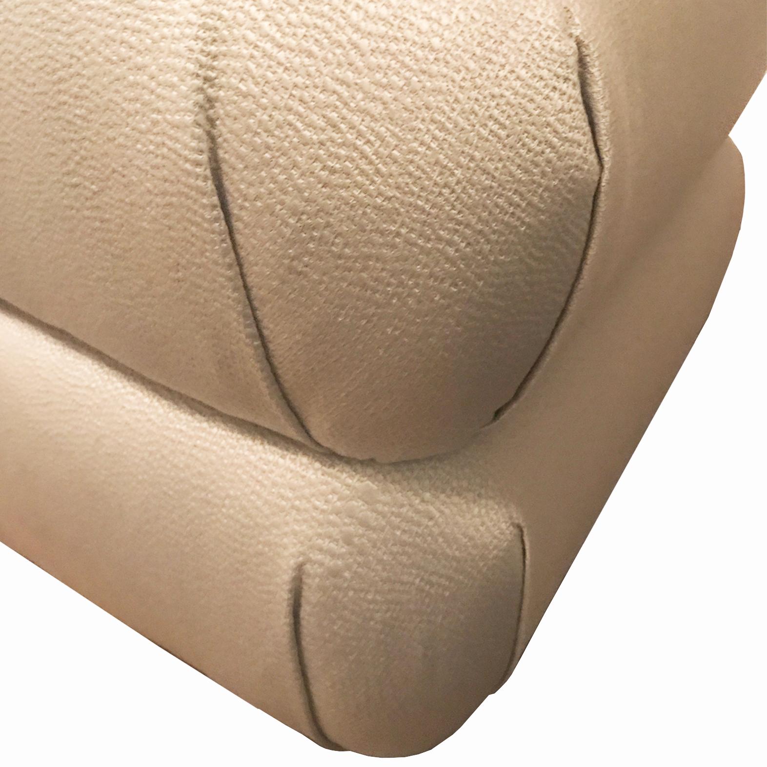 Custom Upholstered Pouf Ottomans in Gray or COM In New Condition For Sale In New York, NY