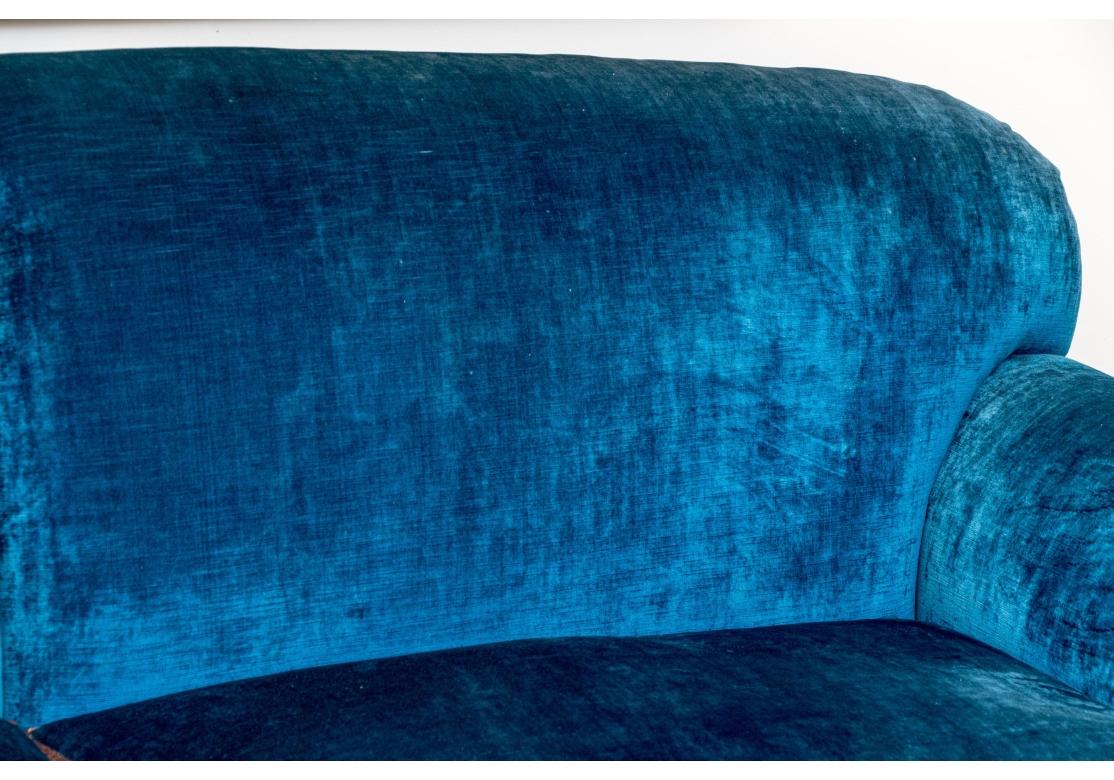 Velours Canapé rembourré sur mesure d'Anthony Lawrence en velours Lee Jofa en vente