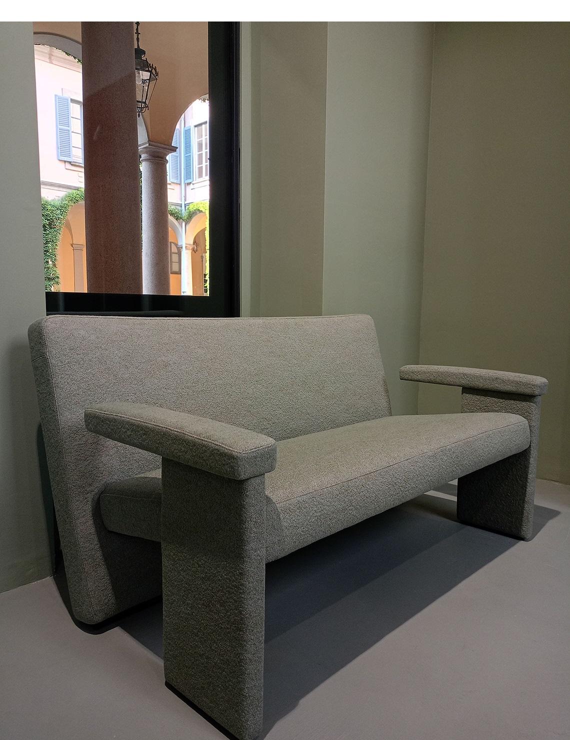 Maßgefertigtes 2-Sitzer-Sofa mit Polsterung von Garcia Cumini für LaCividina (Italienisch) im Angebot