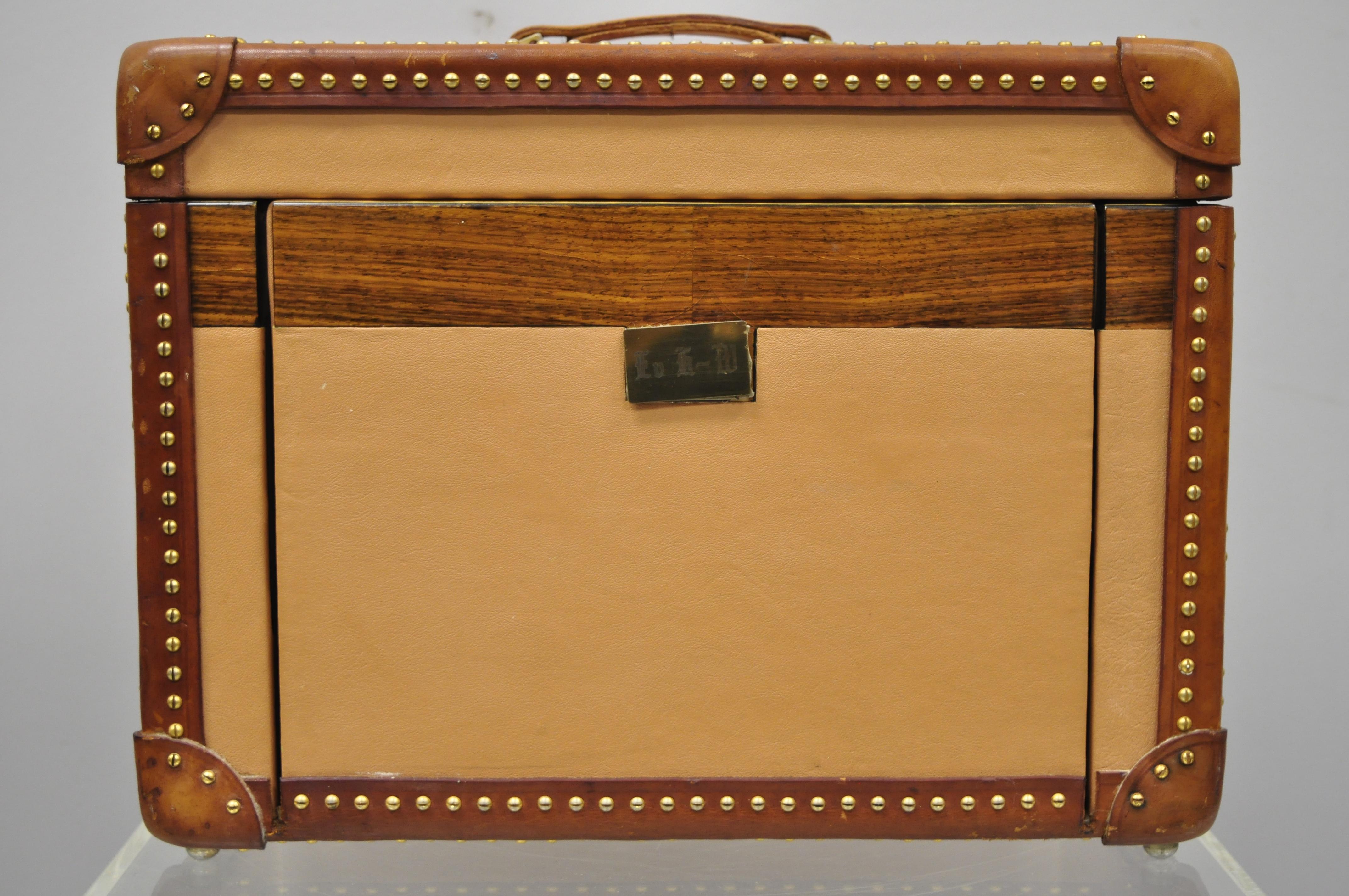Custom Vintage Italian Leather Toiletry Box Case Travel Trunk Nailhead Trim For Sale 3