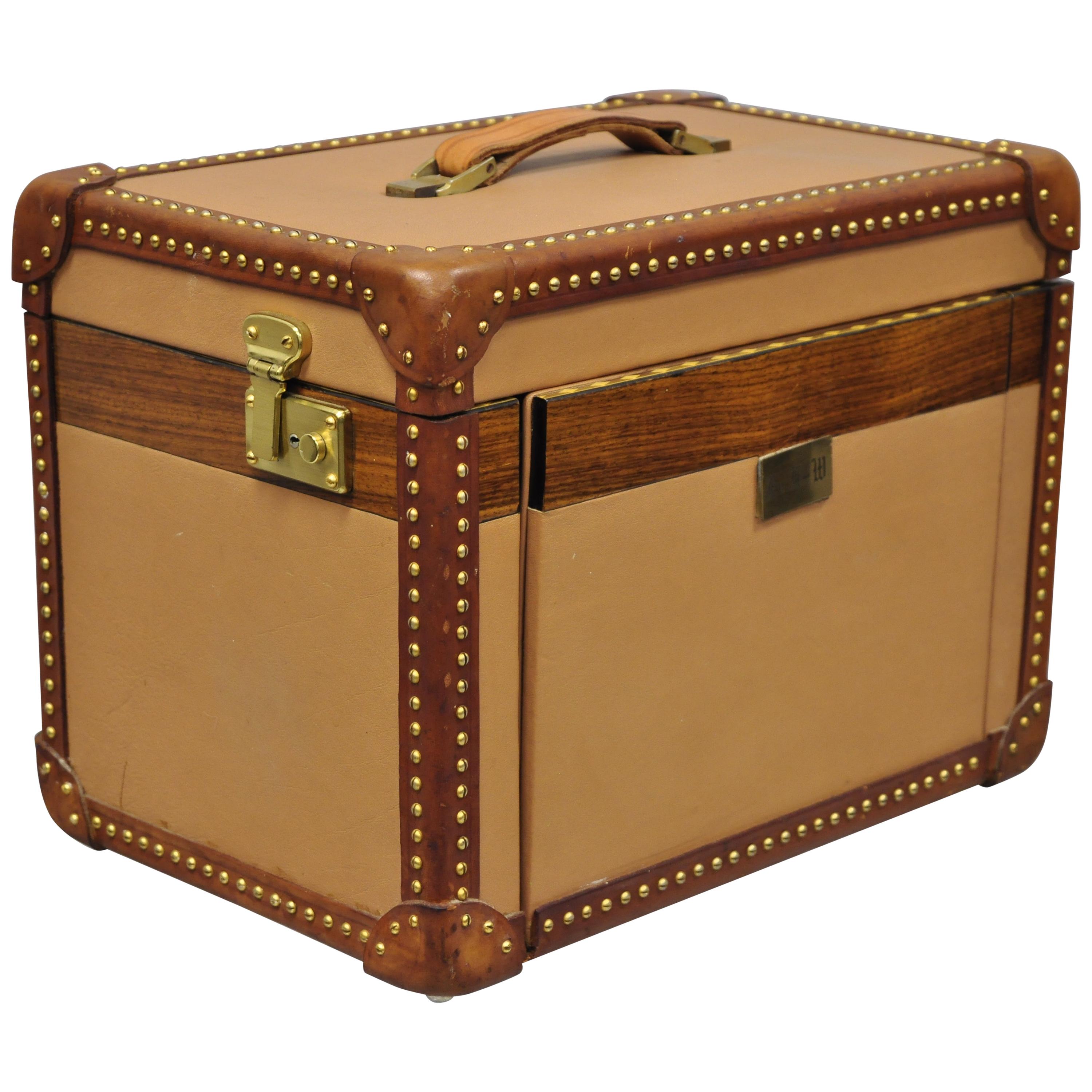 Custom Vintage Italian Leather Toiletry Box Case Travel Trunk Nailhead Trim For Sale