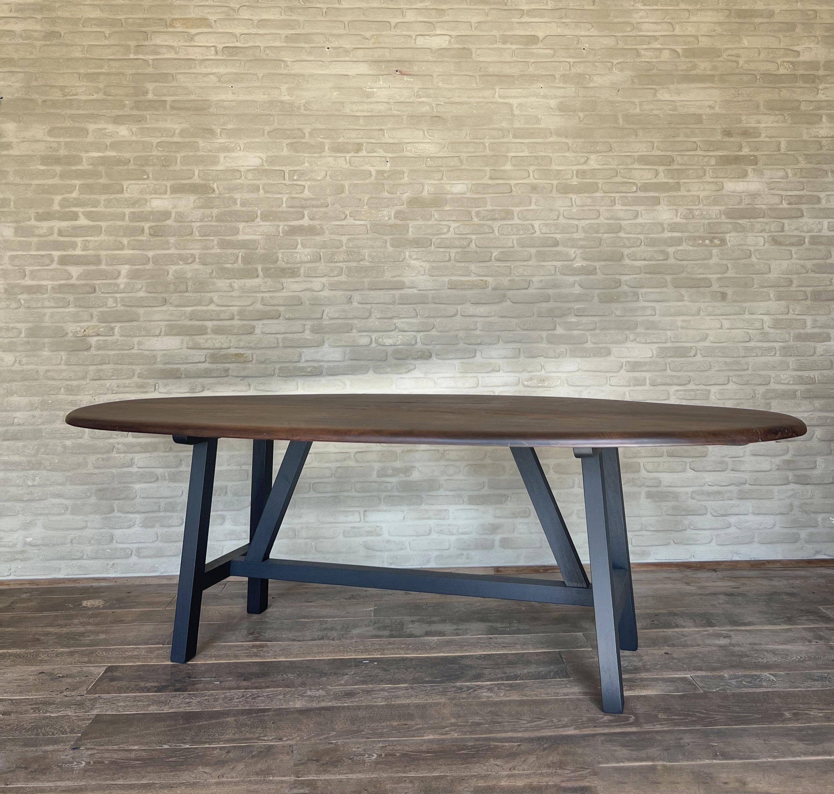 Custom walnut 2 plank top oval dining table Model LUSI dark finish in vendita 5