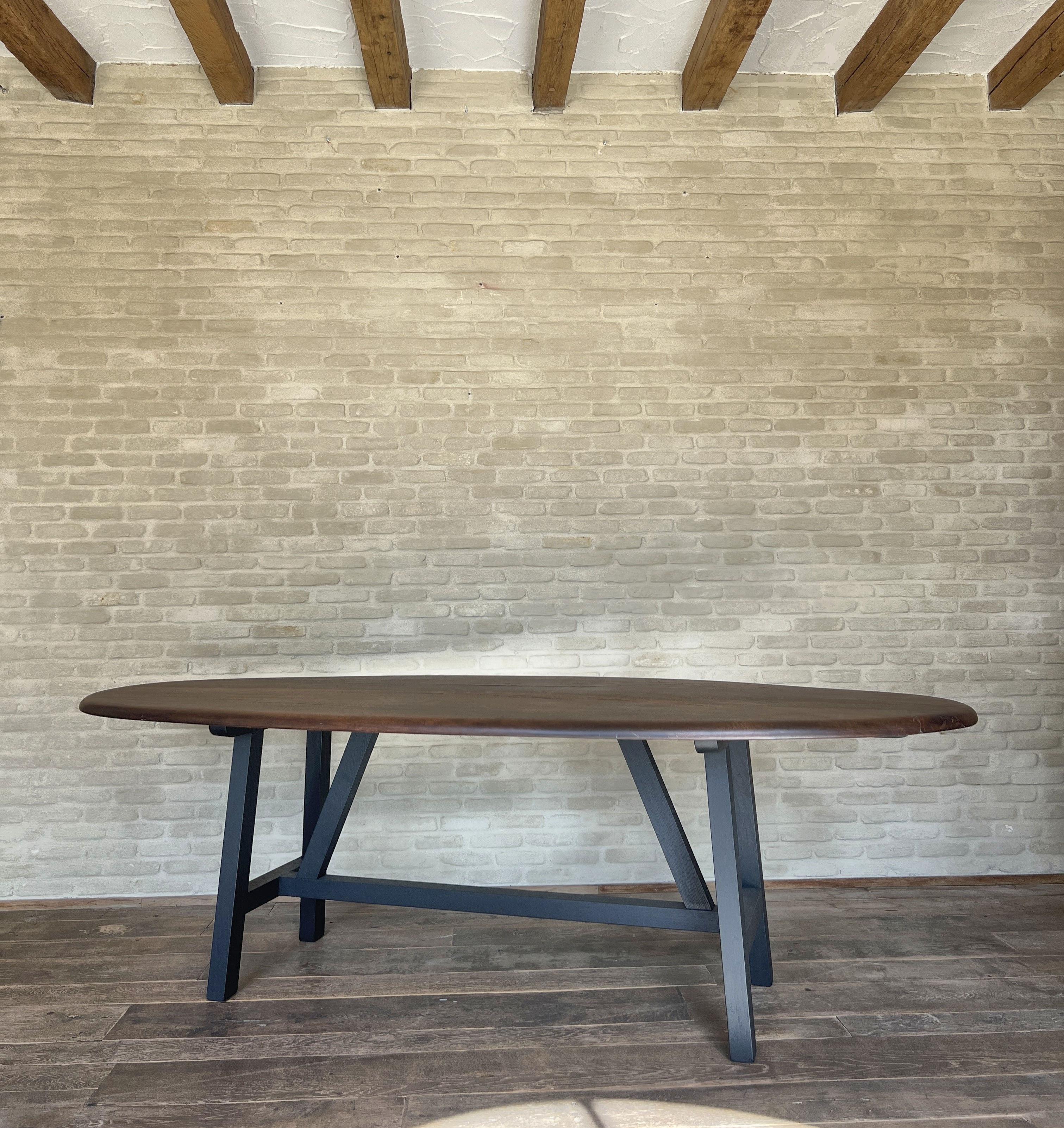 Custom walnut 2 plank top oval dining table Model LUSI dark finish in vendita 6