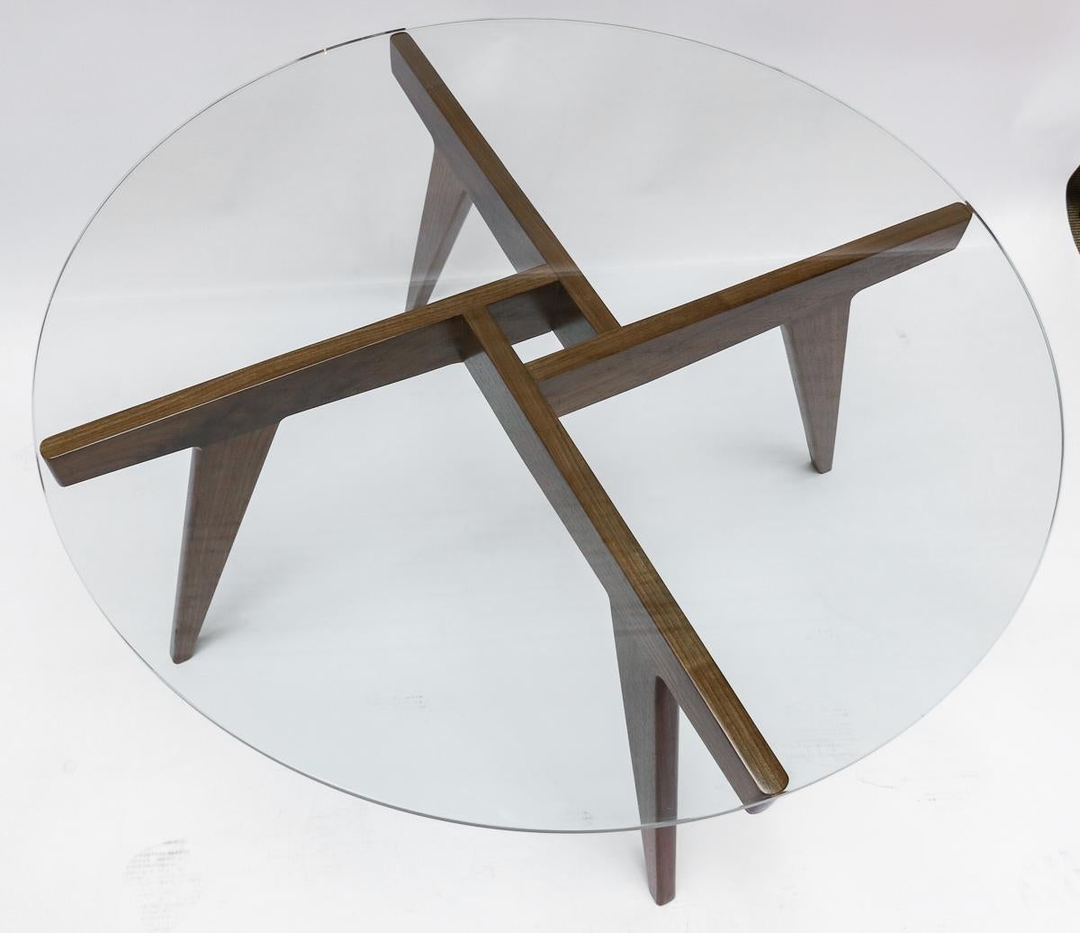 Custom Walnut Midcentury Style Coffee Table with Glass Top by Adesso Imports In New Condition For Sale In Los Angeles, CA