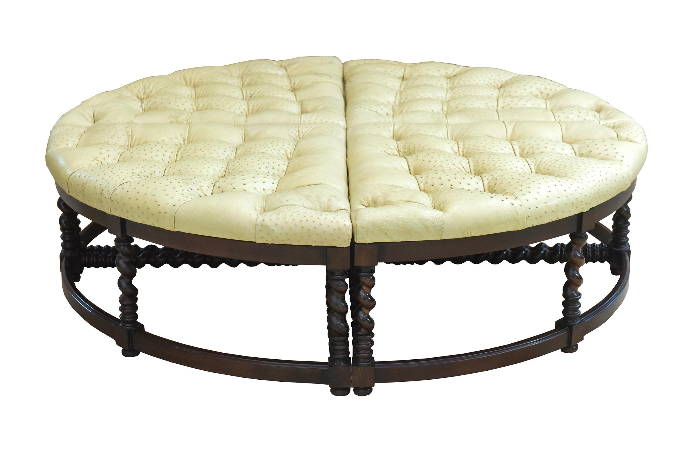 Set di pouf personalizzati in noce con tappezzeria in struzzo color crema, design girevole a quattro pezzi in vendita 3