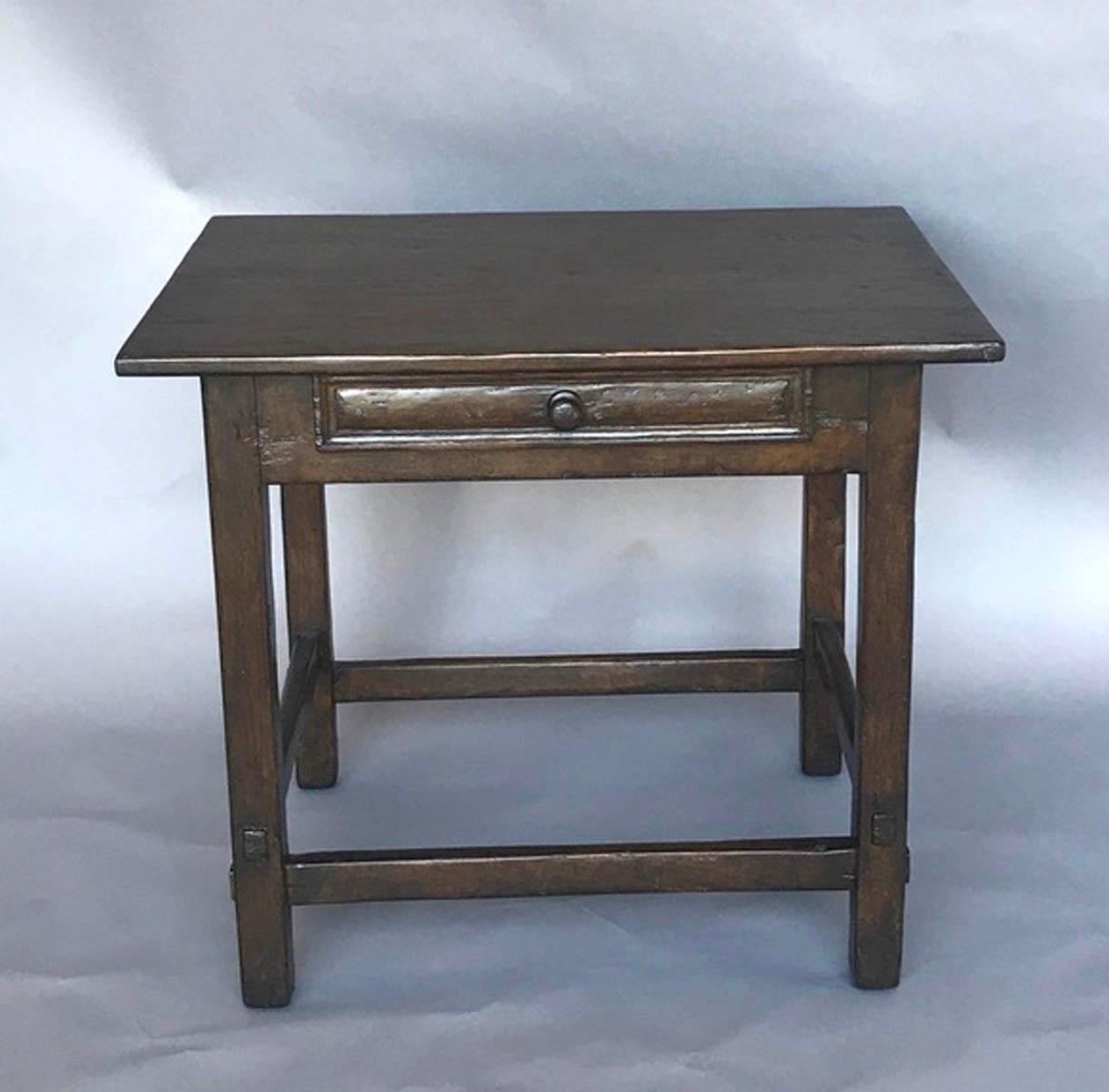 American Dos Gallos Custom Walnut Side Table with Drawer For Sale