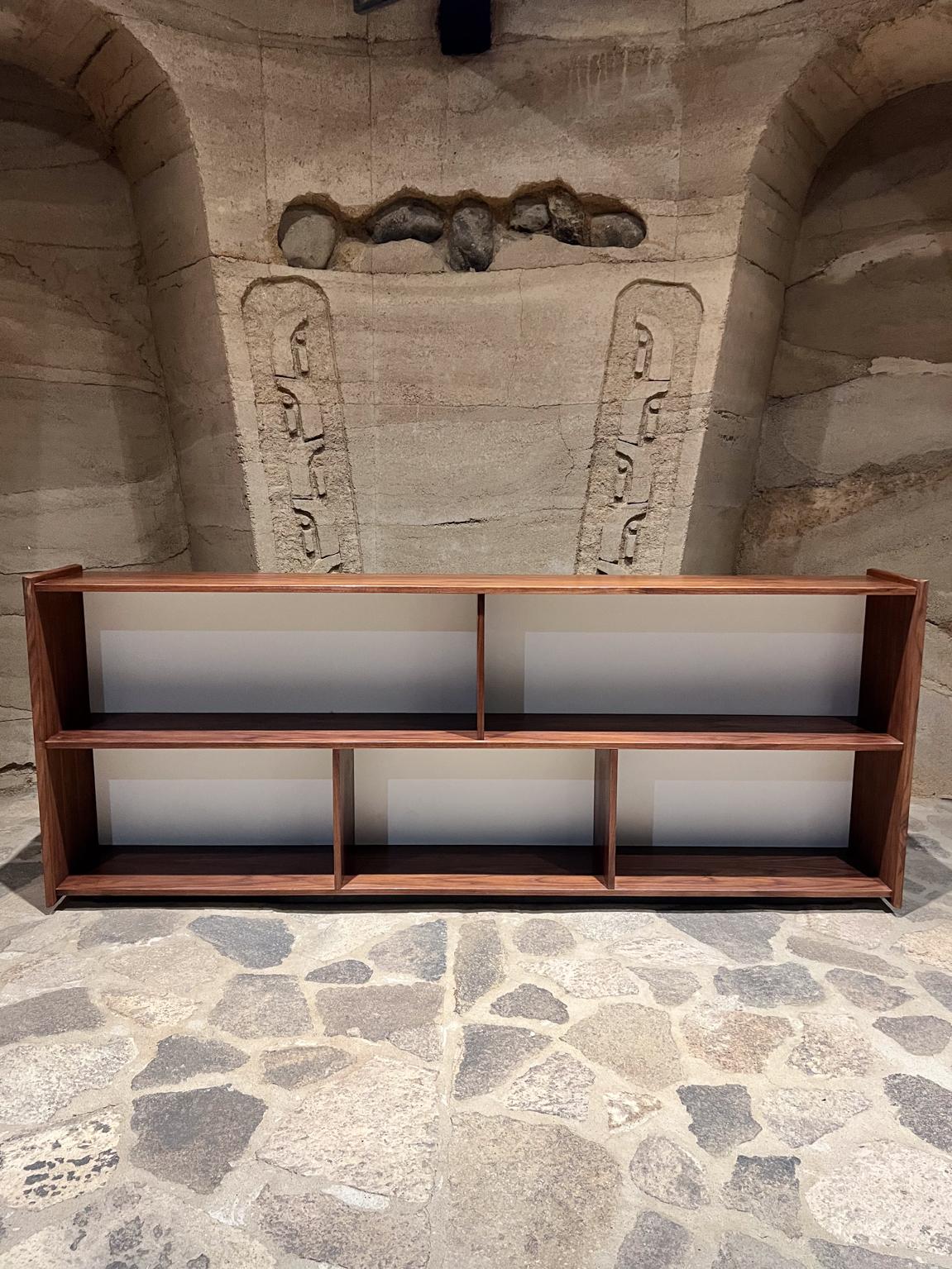 AMBIANIC presenta
Libreria personalizzata in Wood Wood di Pablo Romo Ambianic
34,5 H. x 12,75 P. x 86,5 D. A.
Può essere adattato alle specifiche dell'acquirente.
Consulta il rivenditore per ulteriori dettagli.
Fai riferimento alle immagini
Consegna