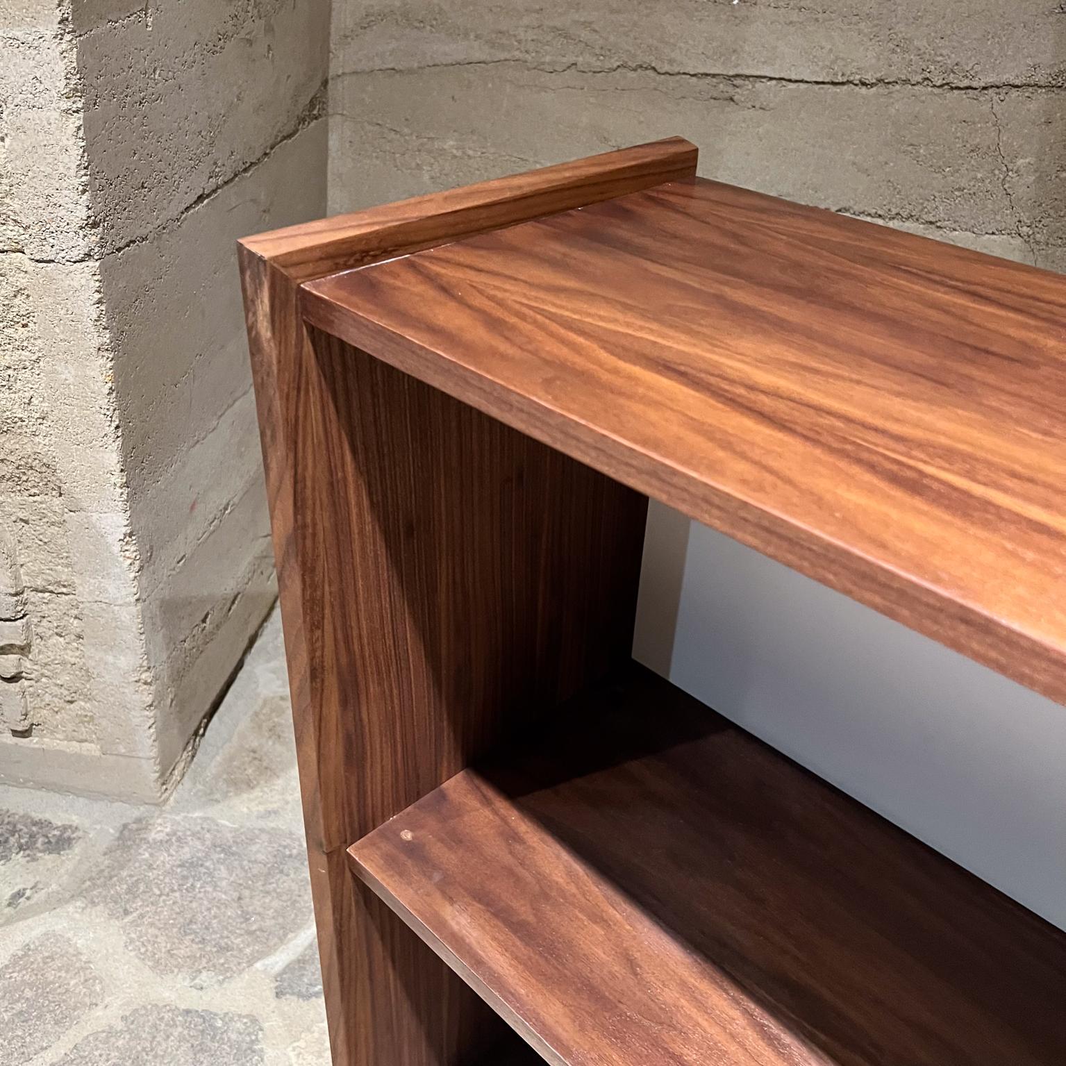 Libreria personalizzata in Wood Wood Pablo Romo Ambianic in vendita 2