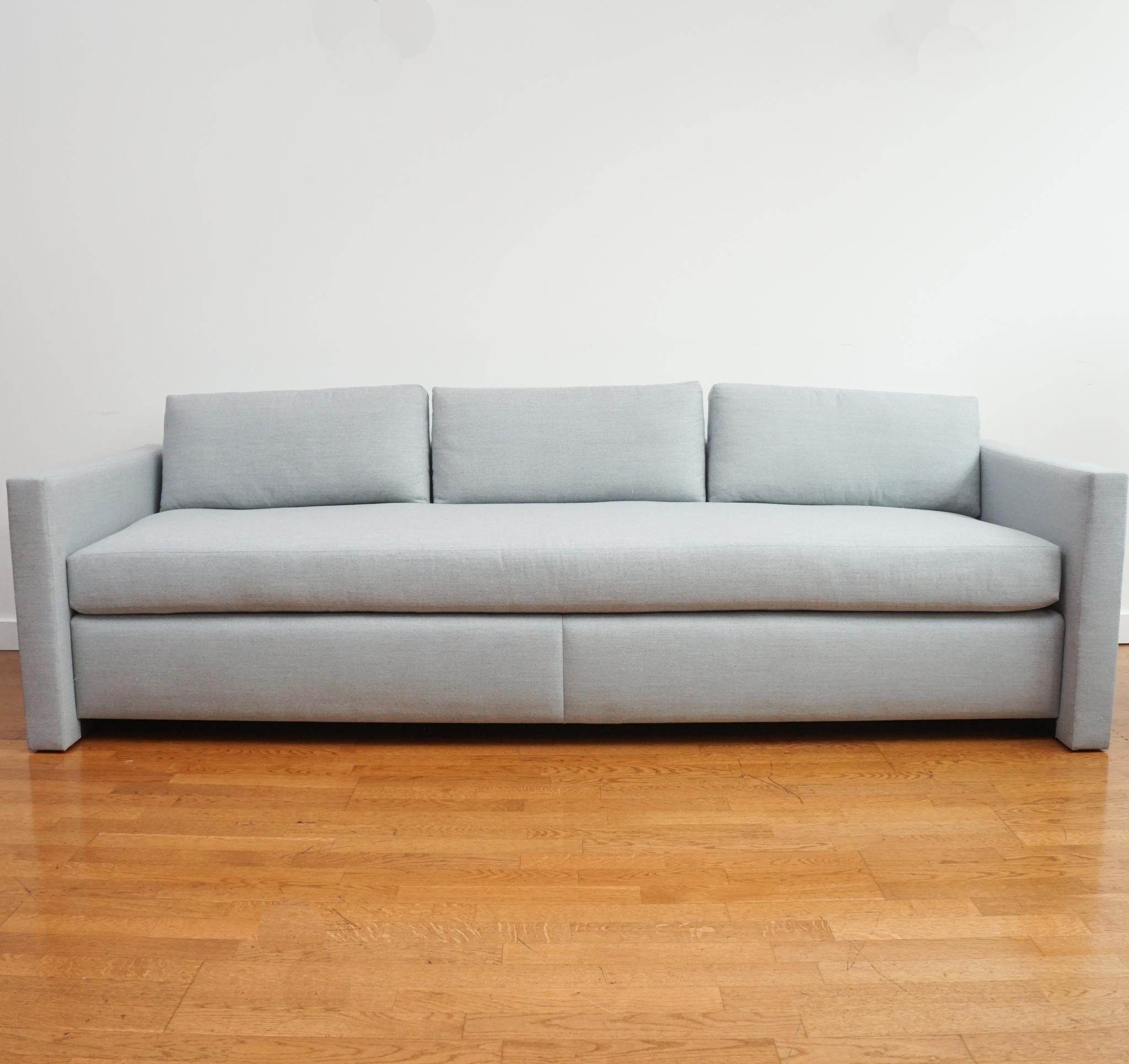 Maßgefertigtes Sofa „Warren“ von foley&cox HOME (amerikanisch) im Angebot