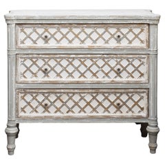 Commode personnalisée blanchie et dorée à la feuille grise (2 disponibles)