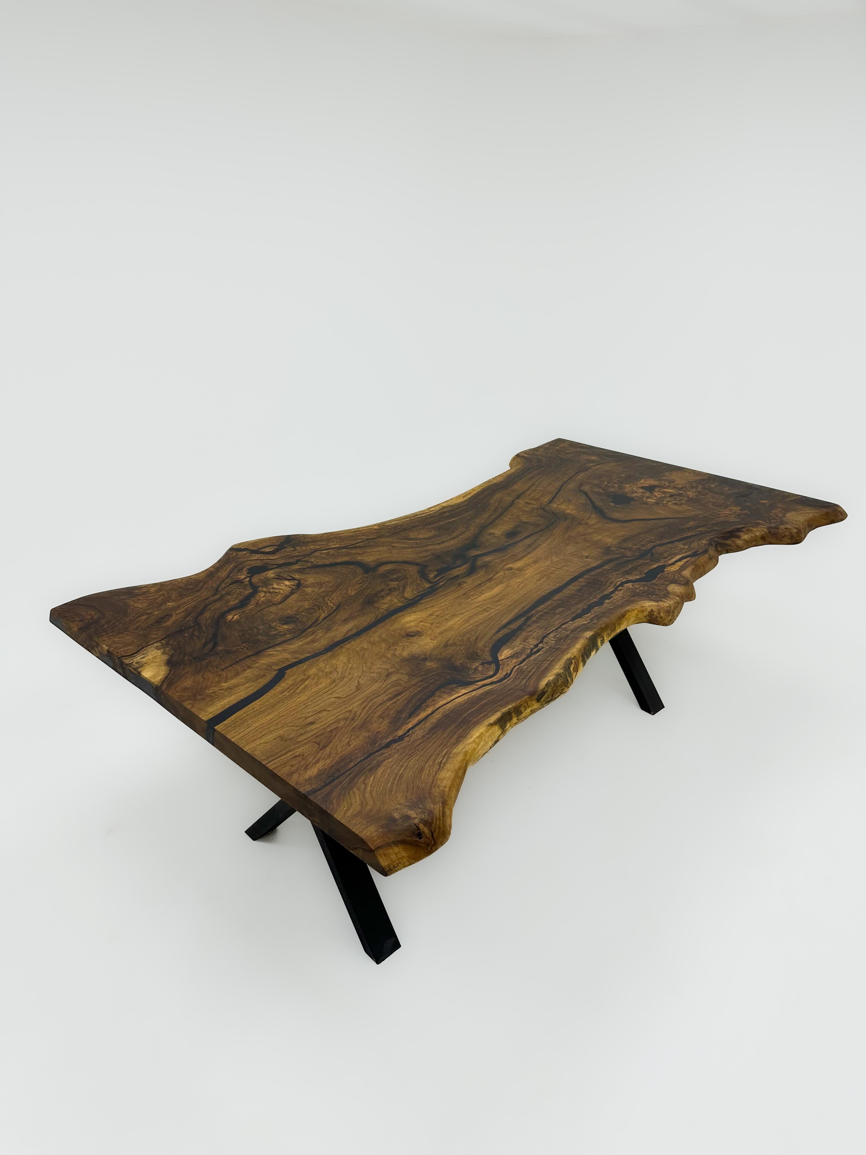 Massive Walnut Live Edge One Piece Dining Table - Large Walnut Wood Table For Sale 3
