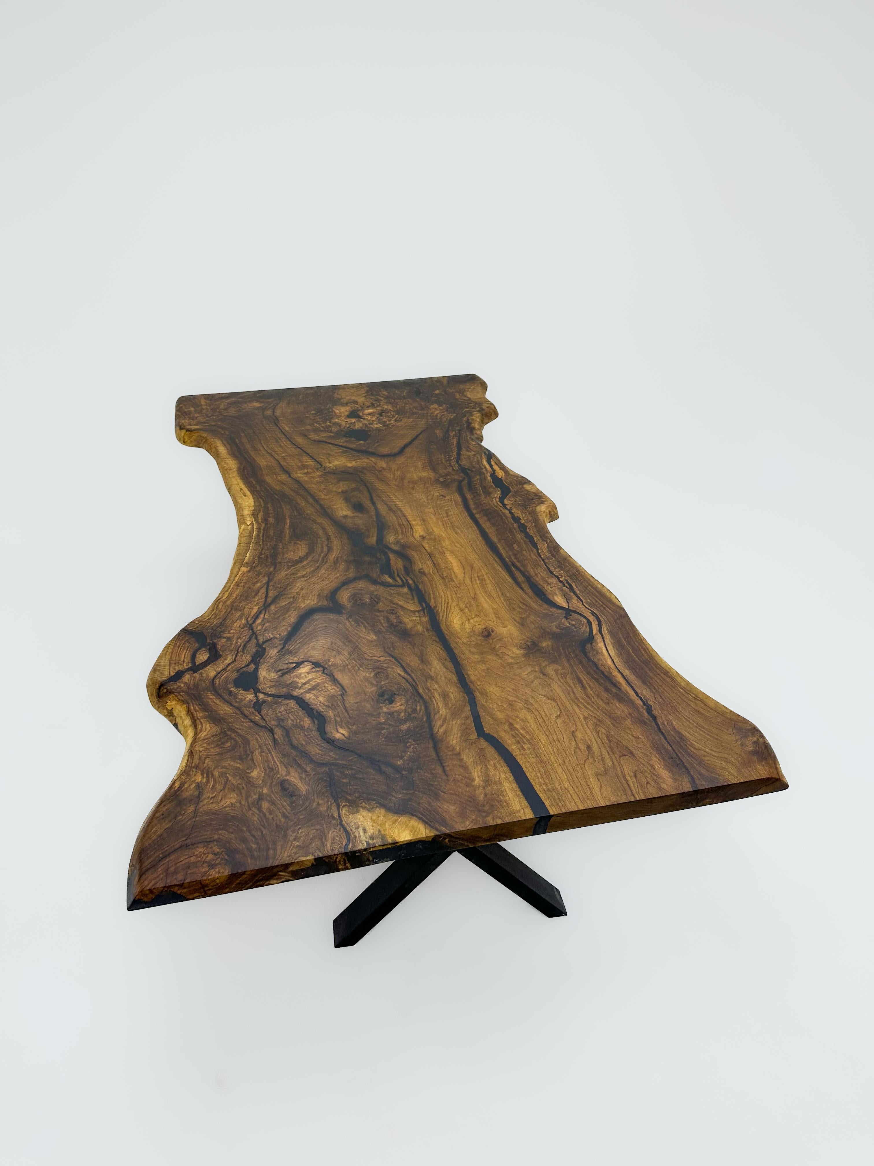 Epoxy Resin Custom Wooden Ancient Walnut Dining Table For Sale