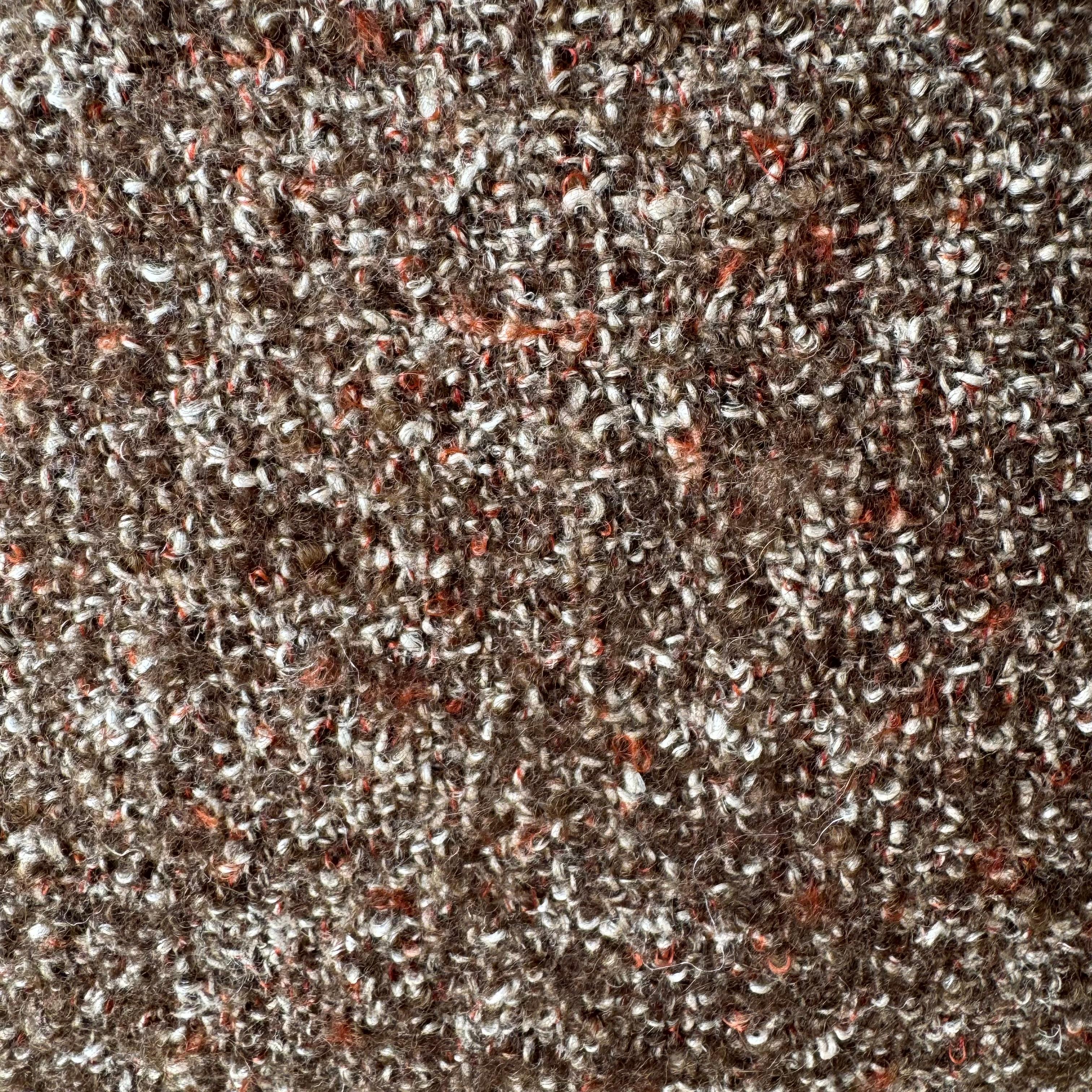 Oreiller en laine et lin sur mesure avec insert en plumes de duvet dans les tons Brown et Rust Neuf - En vente à Brea, CA