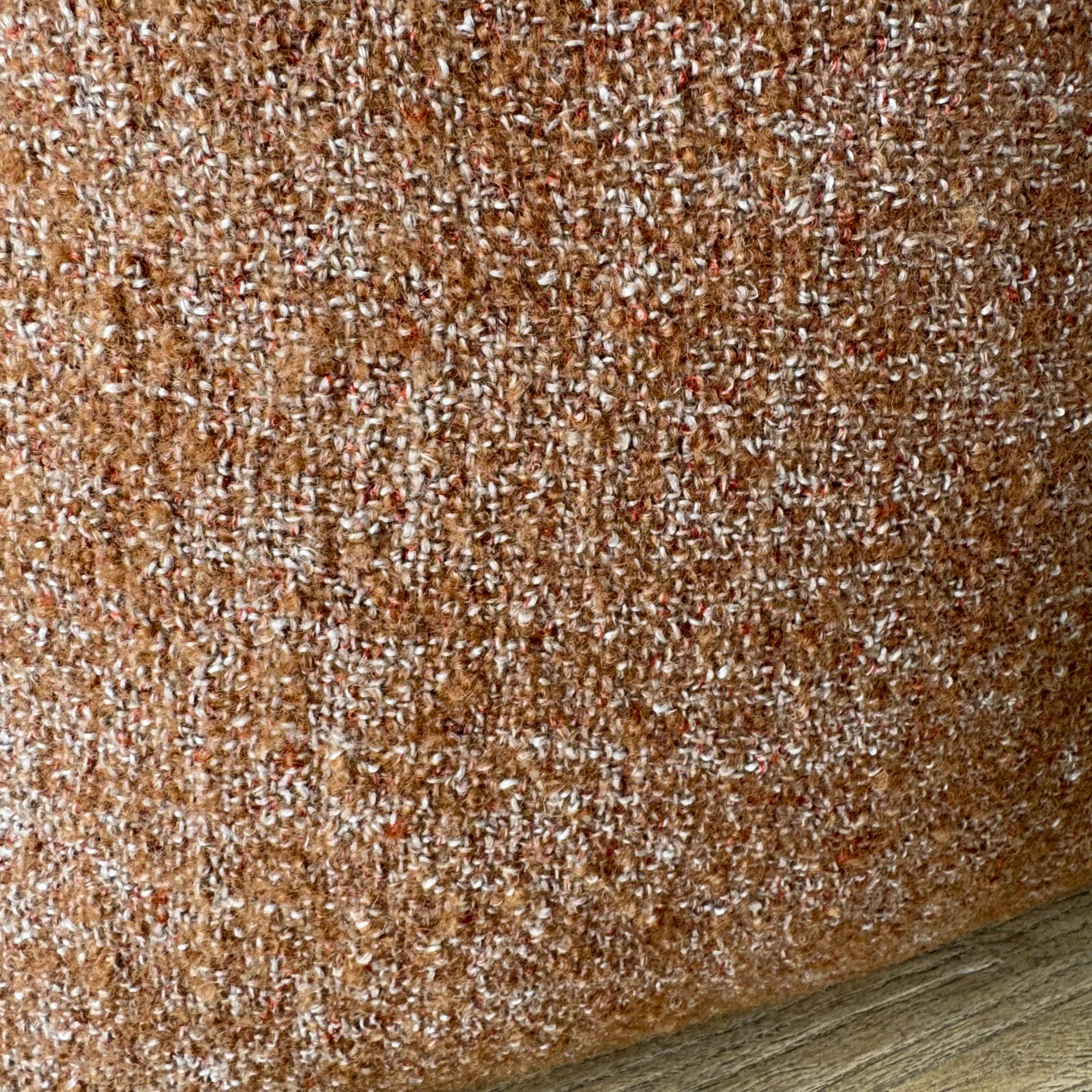 Benutzerdefinierte Wolle und Leinen Kissen mit Einsatz Rusty Brown 22x22 im Zustand „Neu“ im Angebot in Brea, CA