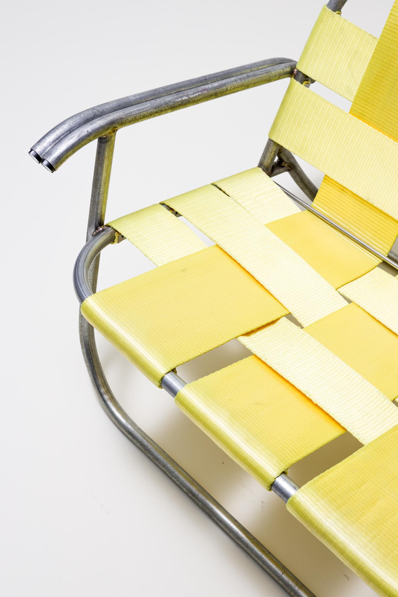 Américain « The RAIR Chair », chaise d'appoint jaune d'artiste recyclé en résidence (RAIR) en vente