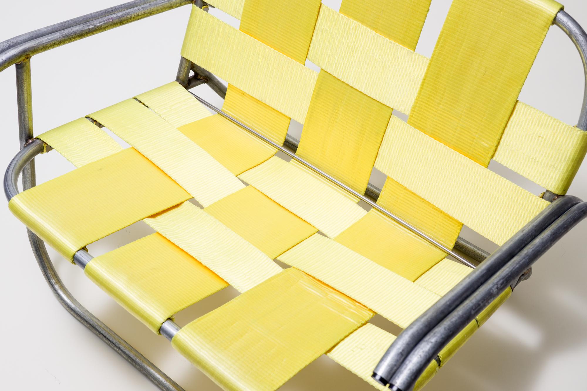 XXIe siècle et contemporain « The RAIR Chair », chaise d'appoint jaune d'artiste recyclé en résidence (RAIR) en vente