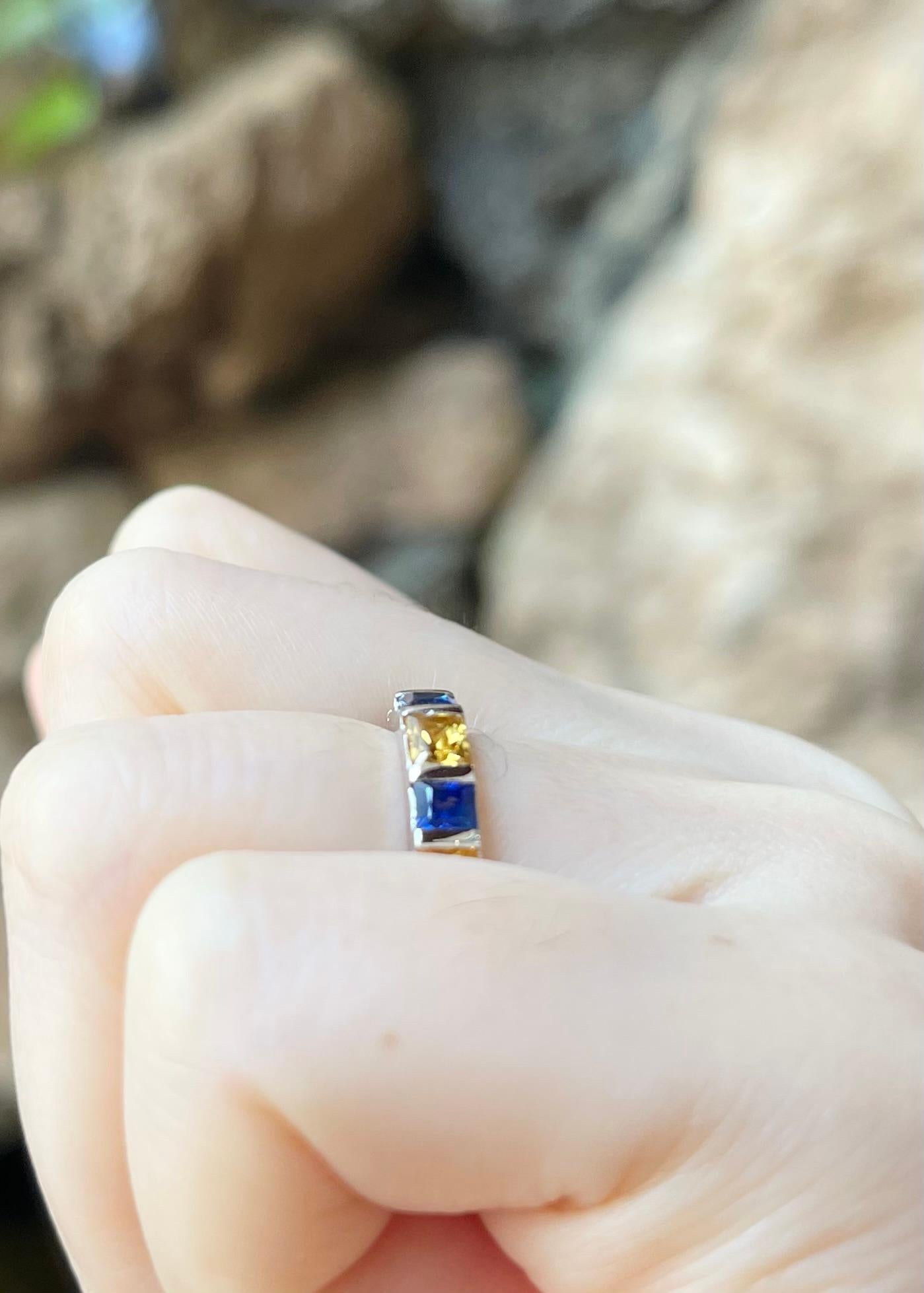 Alianza personalizada de zafiro amarillo y zafiro azul engastada en oro blanco de 18 quilates Corte princesa en venta