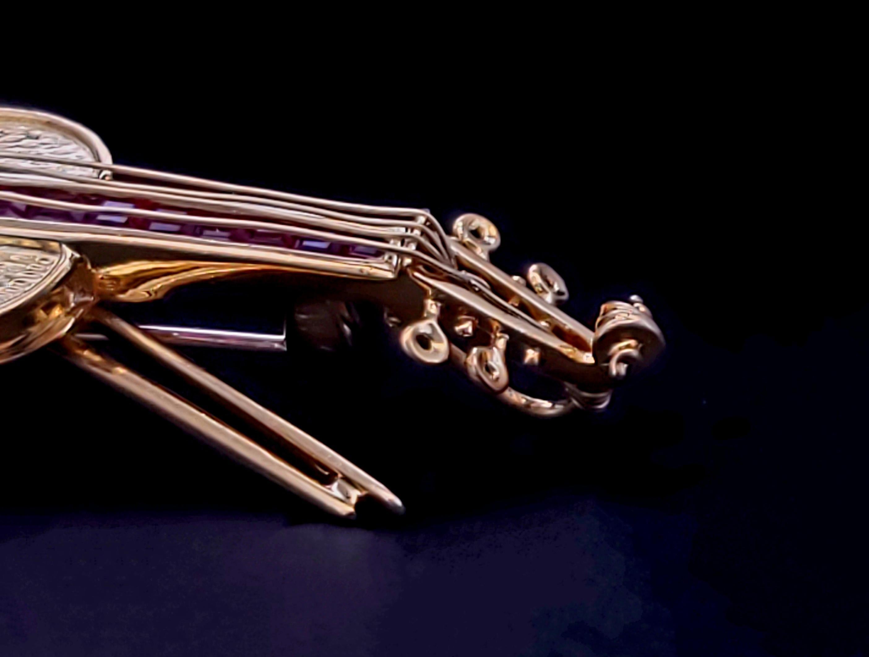 Custome Made Vintage 18K Yellow Gold Violin Brooch With Ruby & Diamonds For Sale 1