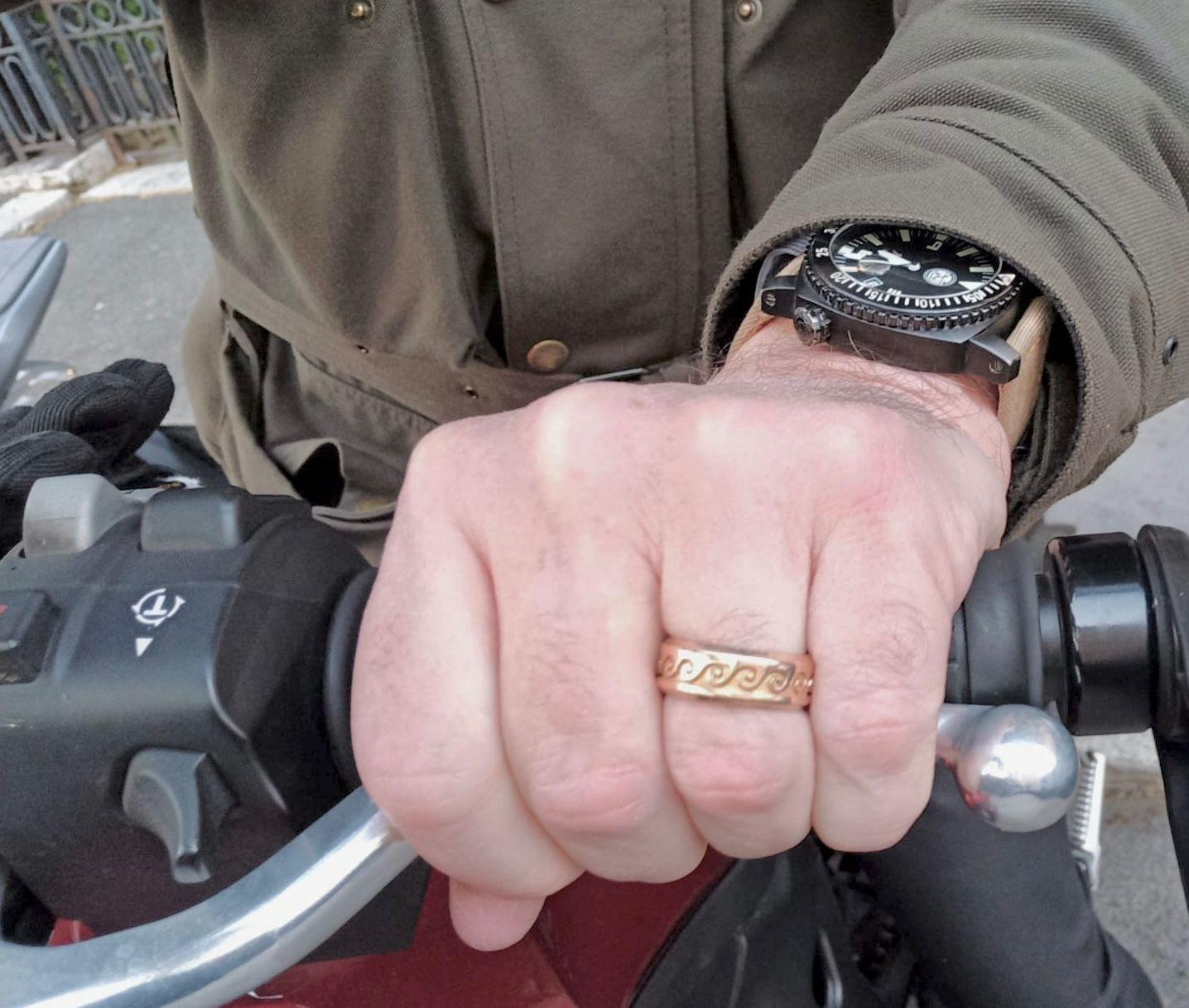 Anello di fidanzamento personalizzabile in oro rosa 18 carati con design a onda unisex in vendita 6